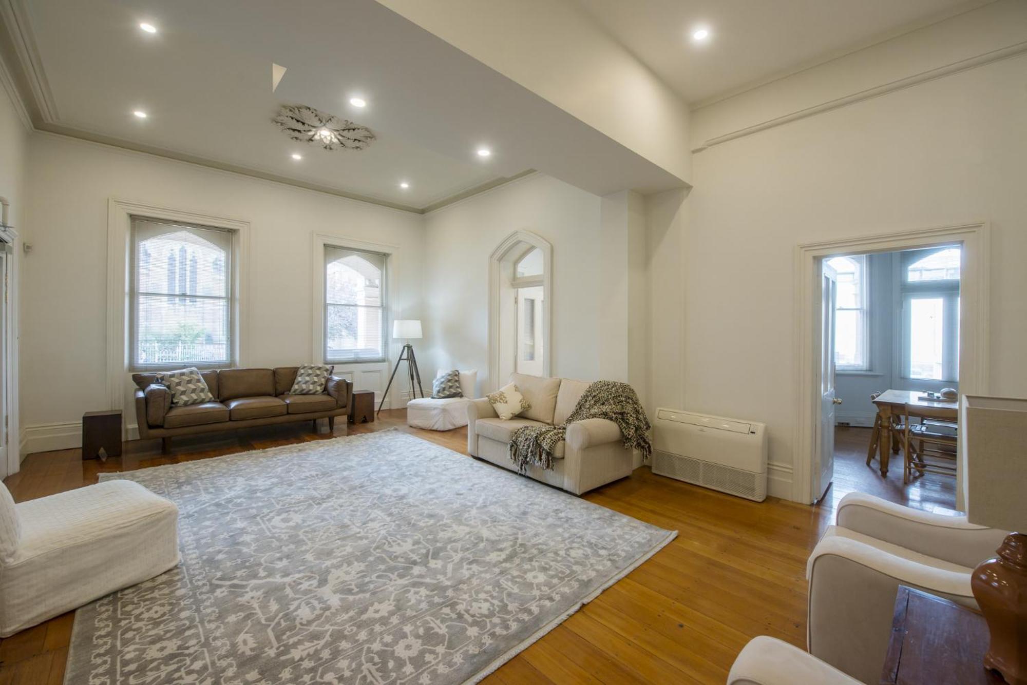 Roxburgh House Apartments