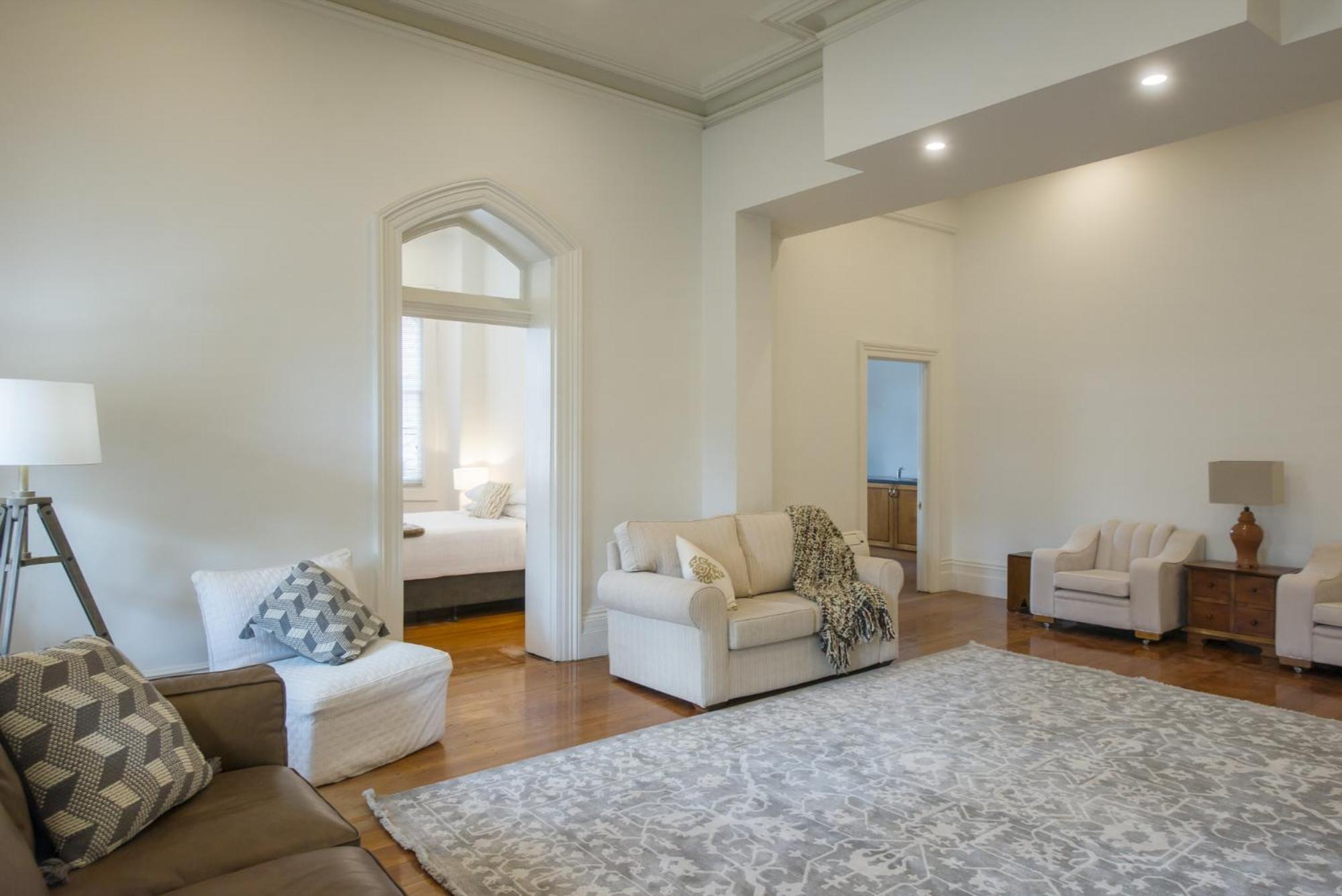 Roxburgh House Apartments