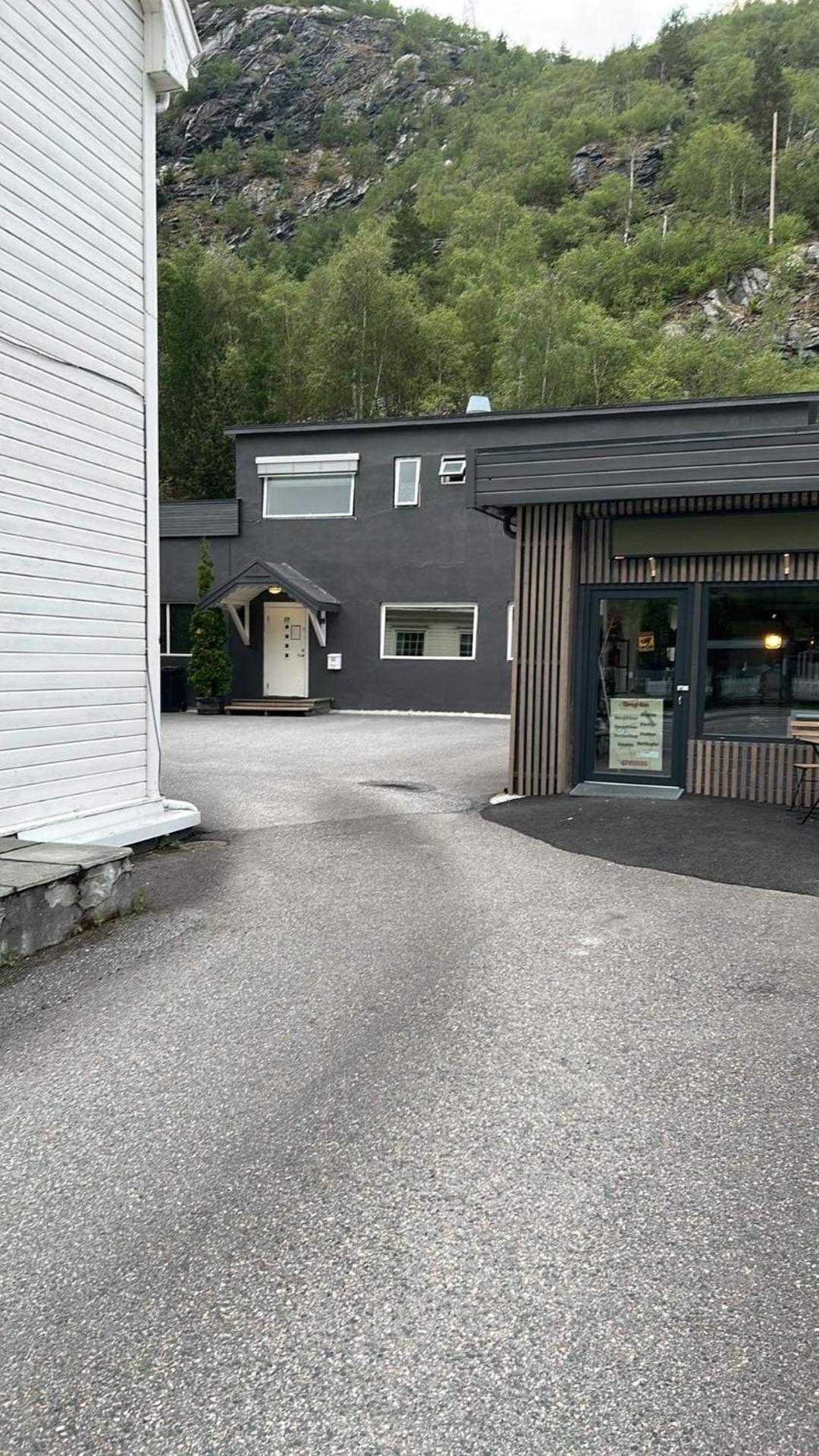 Den Vesle Sjarmøren As The most central place in Årdal ! Free Parking on the site ! view 5