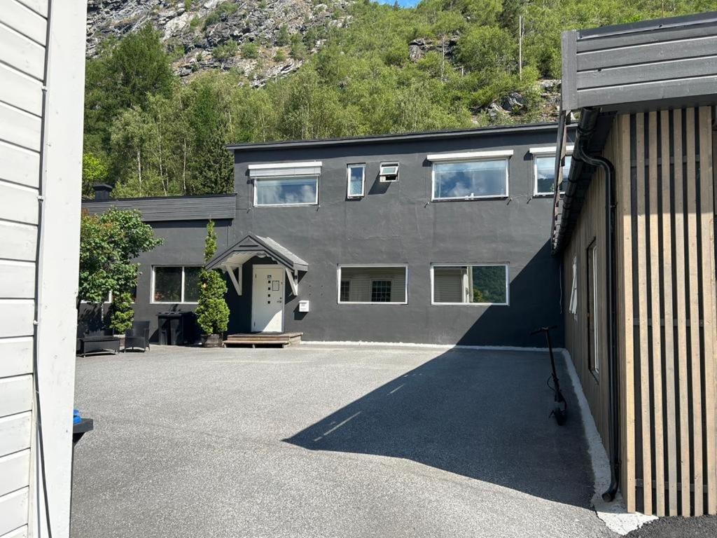 Den Vesle Sjarmøren As The most central place in Årdal ! Free Parking on the site ! view 4