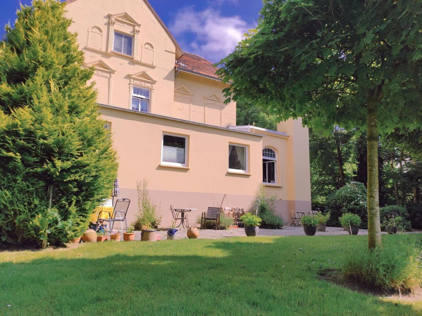 Sandkastenliebe charmante Ferienwohnung in Villa