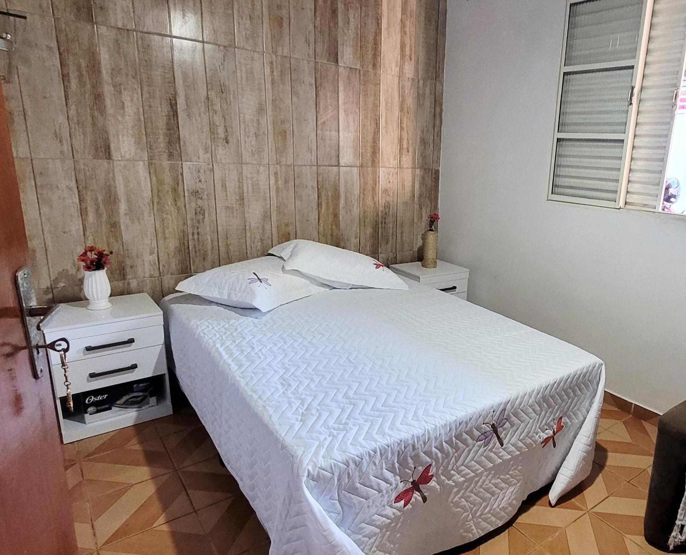 Casa com piscina a 4 min do centro de carro