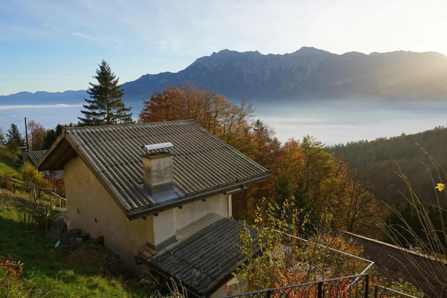 HERZLI-CHALET über dem Rheintal mit Schlossblick