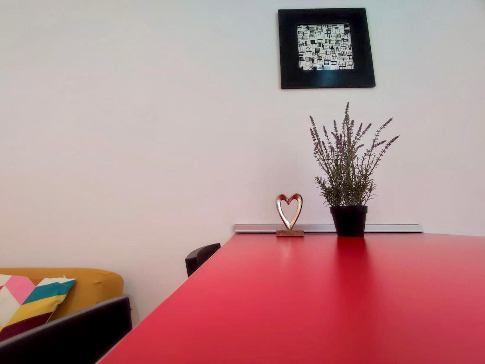Red Passion Apartment Lisbon Lovers