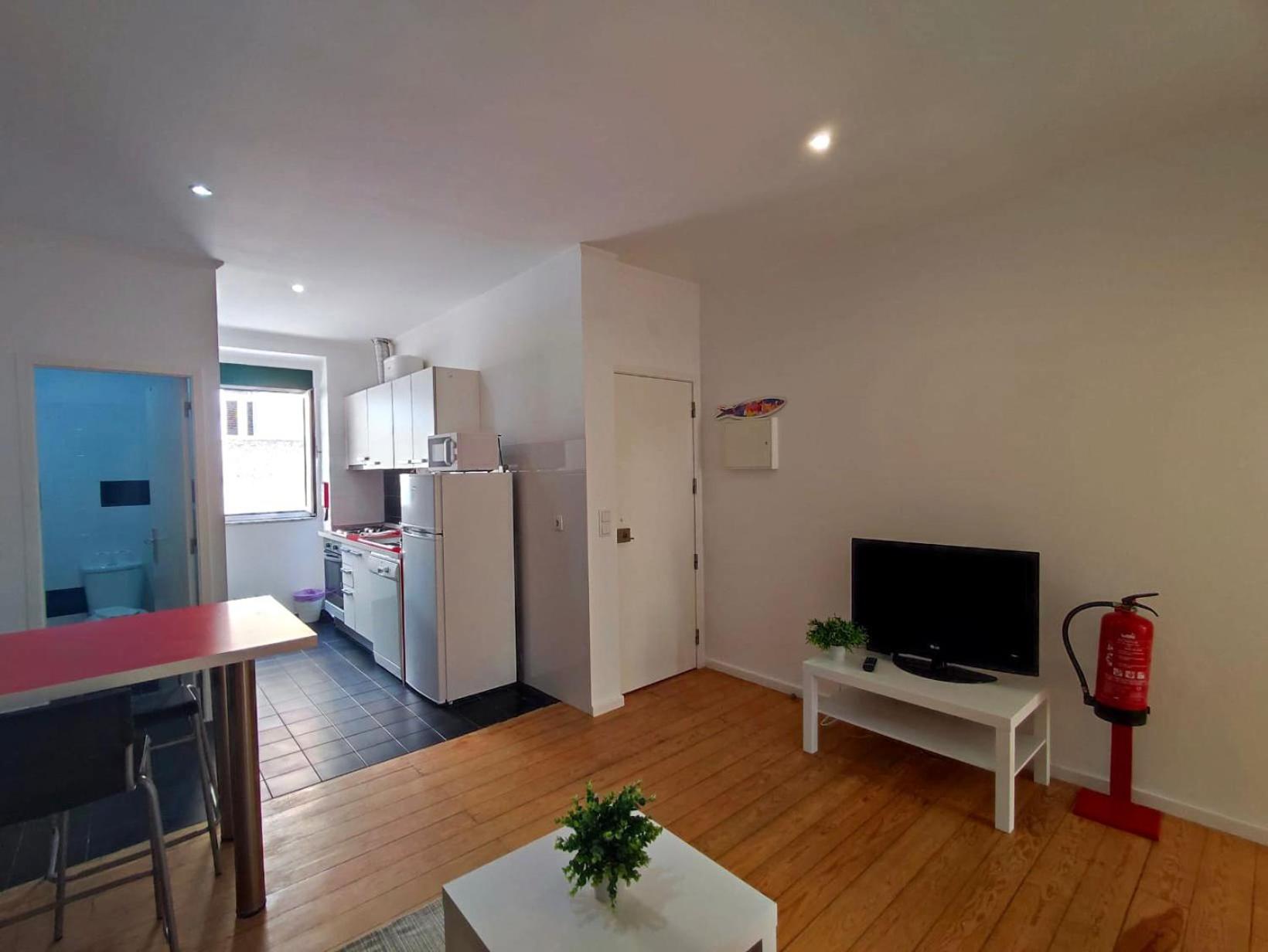 Red Passion Apartment Lisbon Lovers