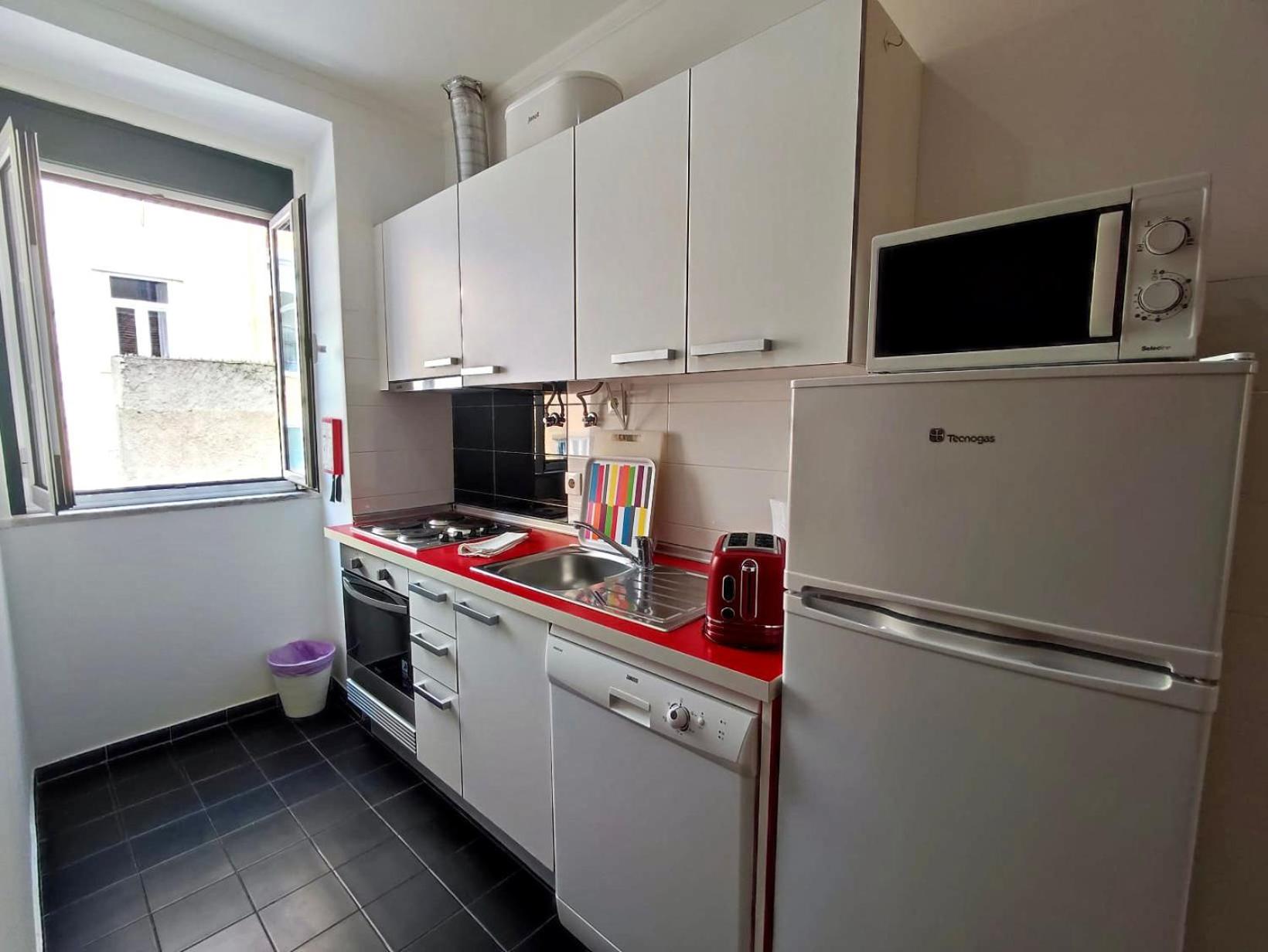 Red Passion Apartment Lisbon Lovers