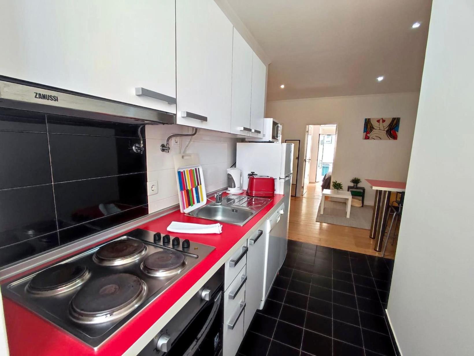 Red Passion Apartment Lisbon Lovers