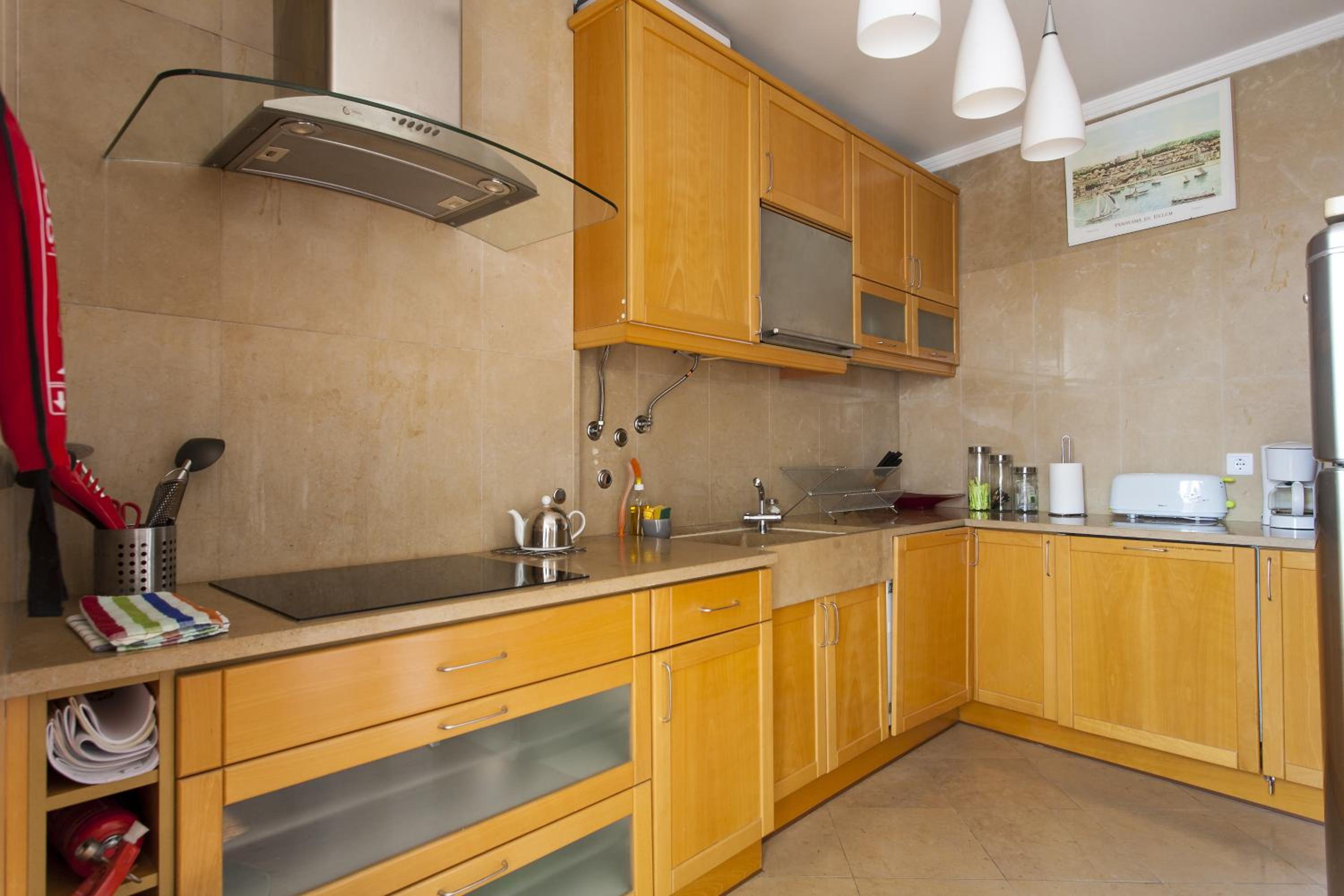 JOIVY Spacious and bright 1-bed flat with city views in Lapa view 5