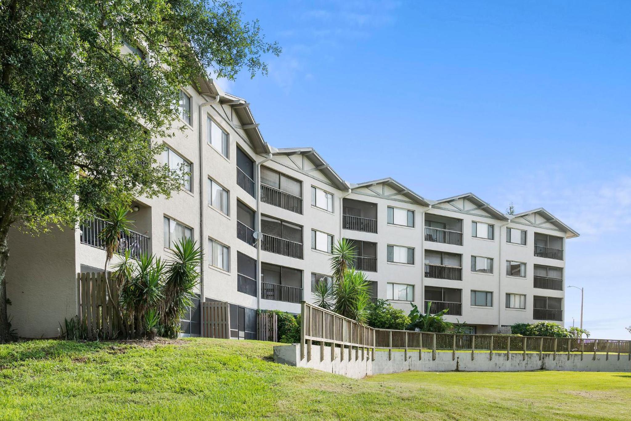 Fully Loaded 2/2 Condo in Altamonte Springs