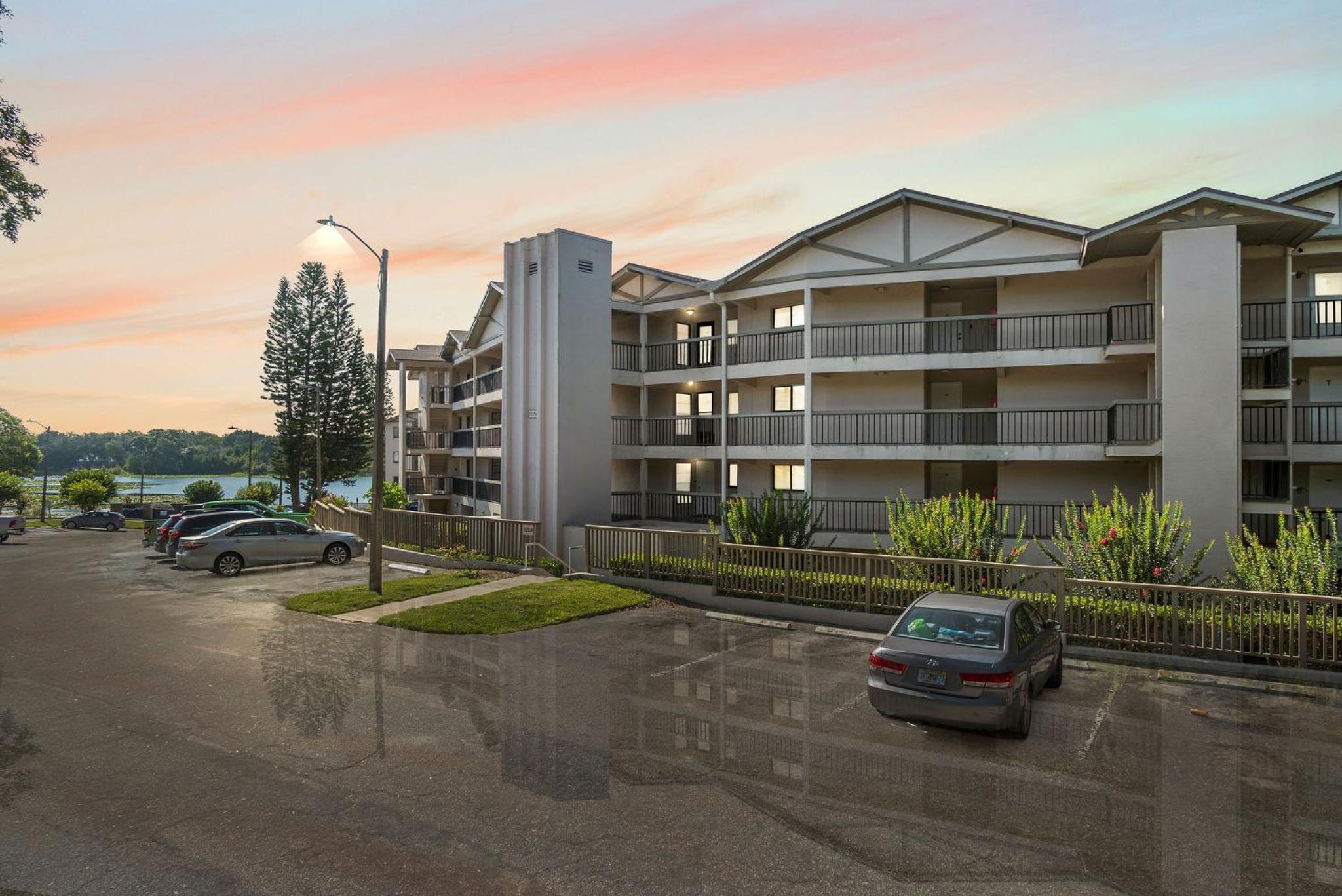 Fully Loaded 2/2 Condo in Altamonte Springs