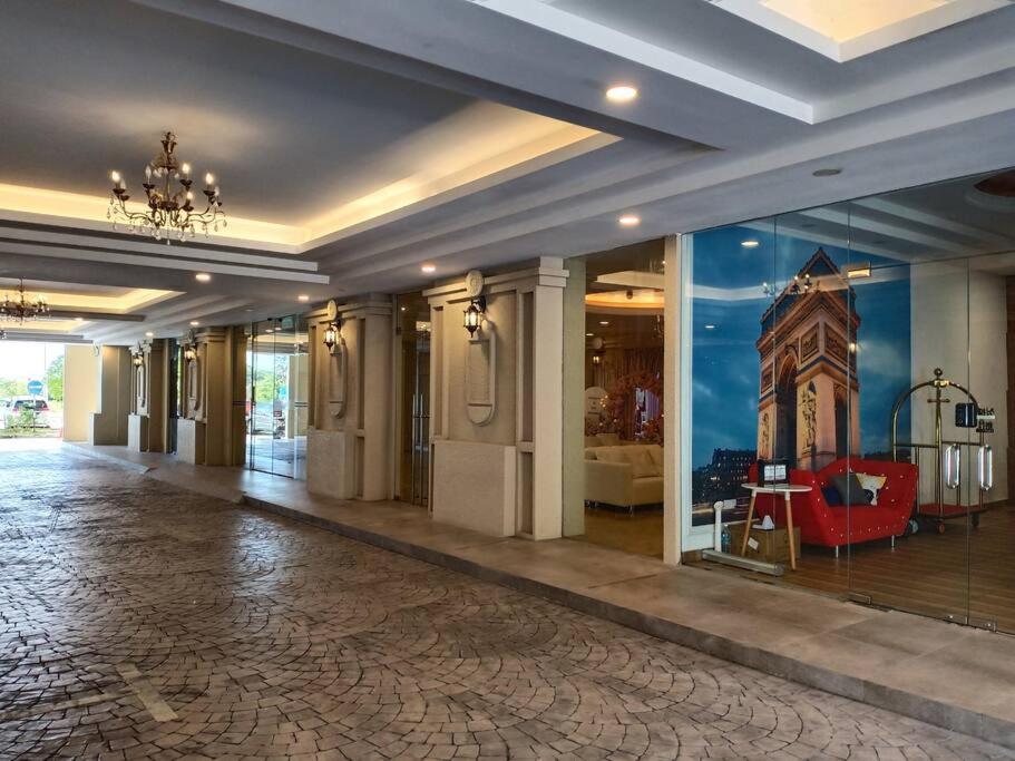 Disney Suite II@Champs Elysees photo 6