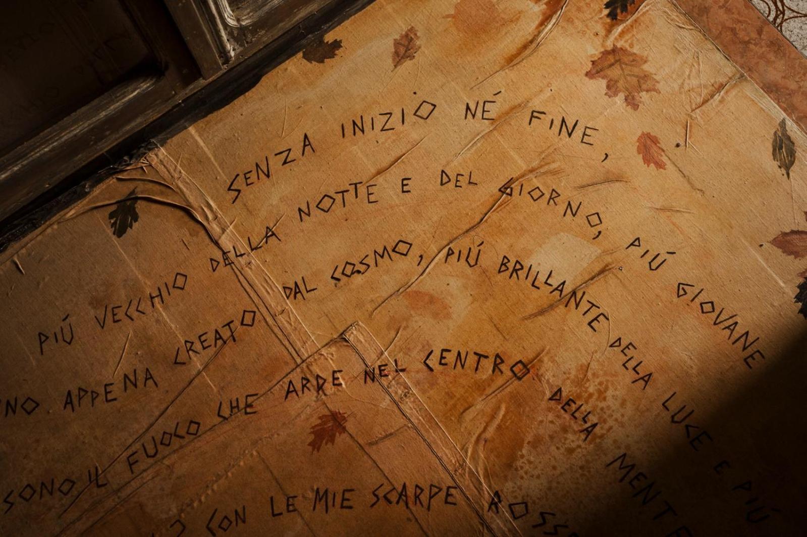 Casa delle foglie sussurranti