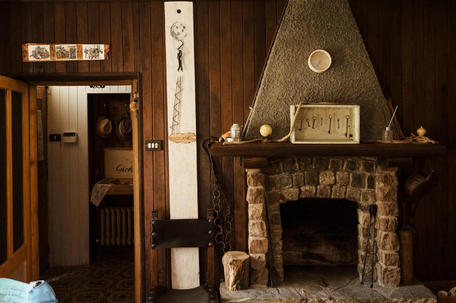Casa delle foglie sussurranti