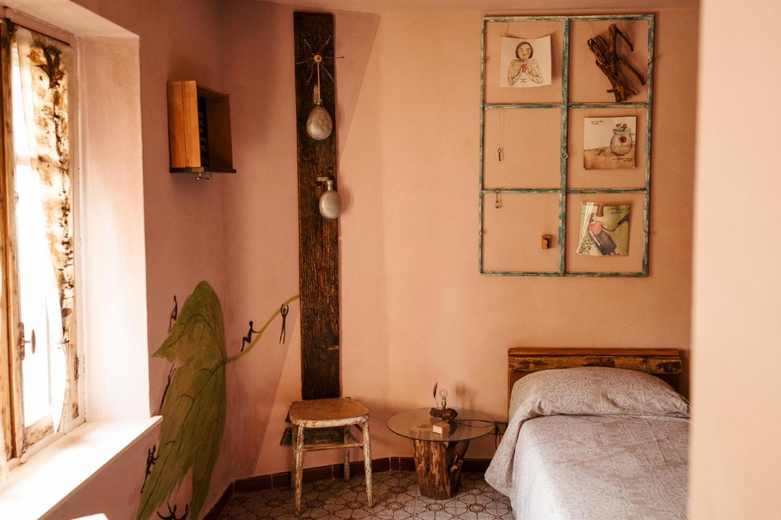 Casa delle foglie sussurranti