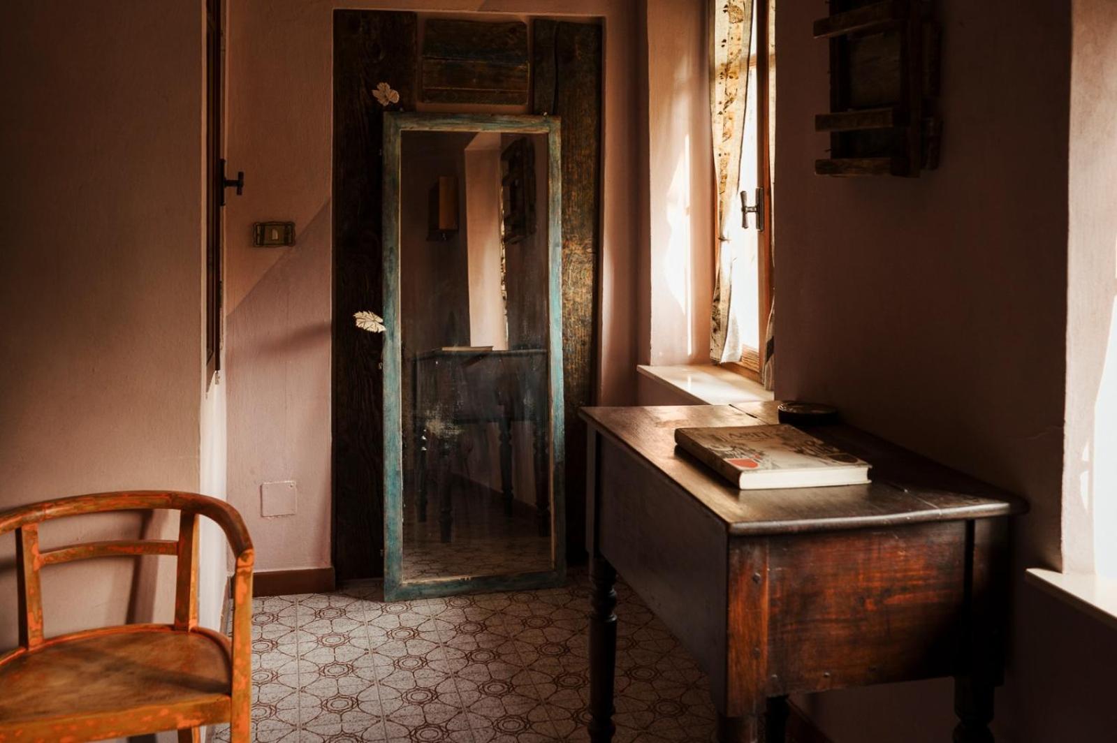 Casa delle foglie sussurranti