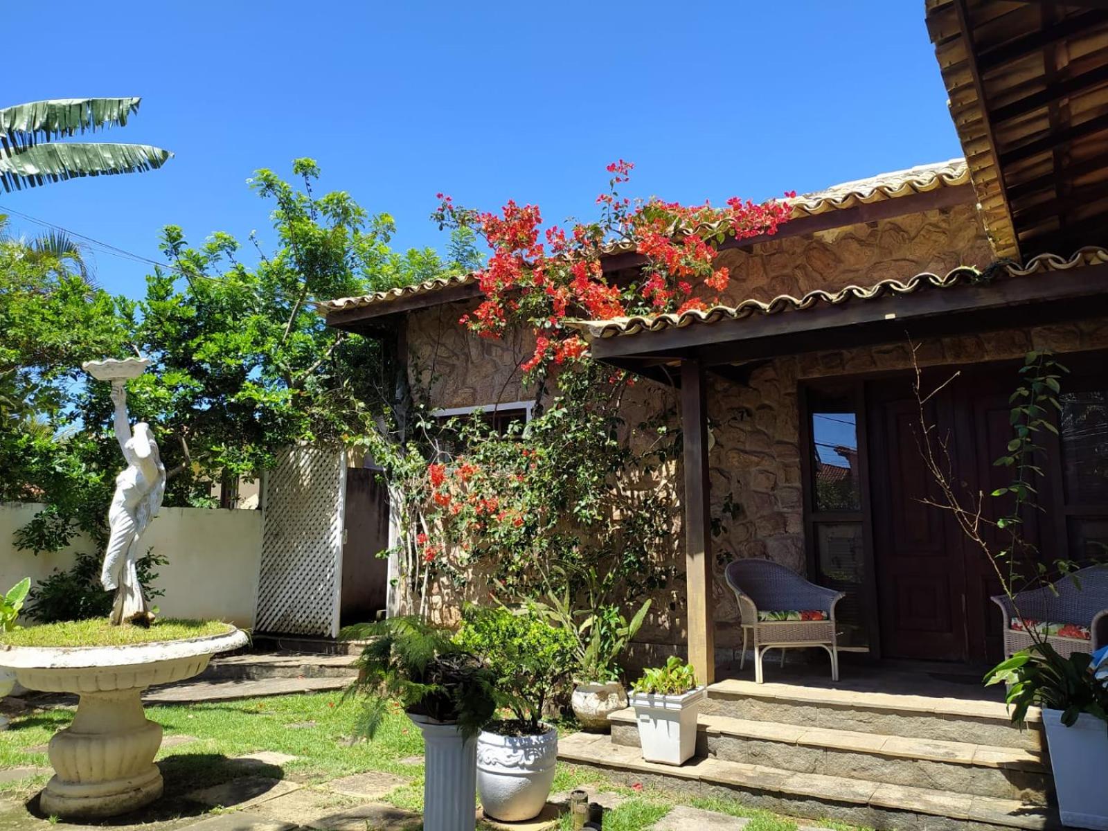Casa em Geribá com piscina e 6 quartos, sendo 5 suítes