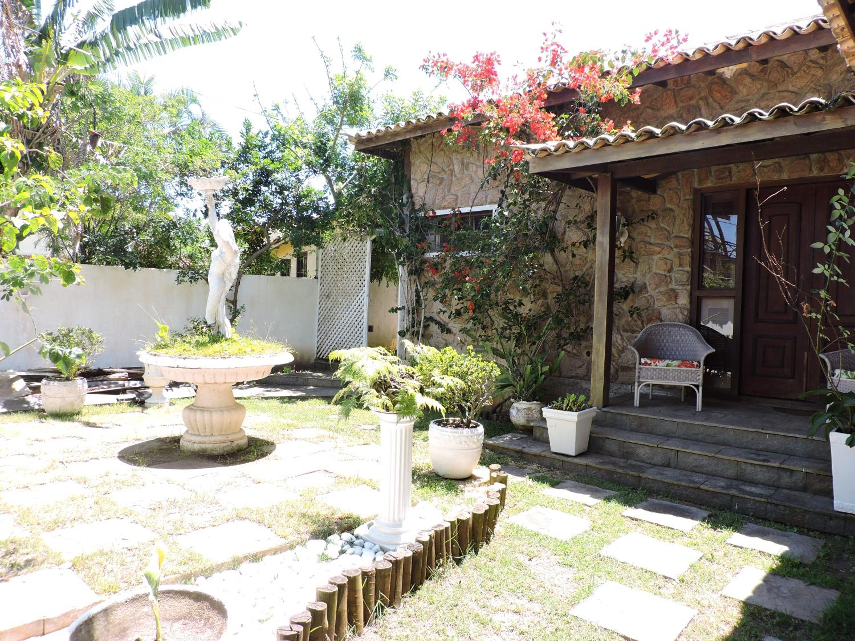 Casa em Geribá com piscina e 6 quartos, sendo 5 suítes