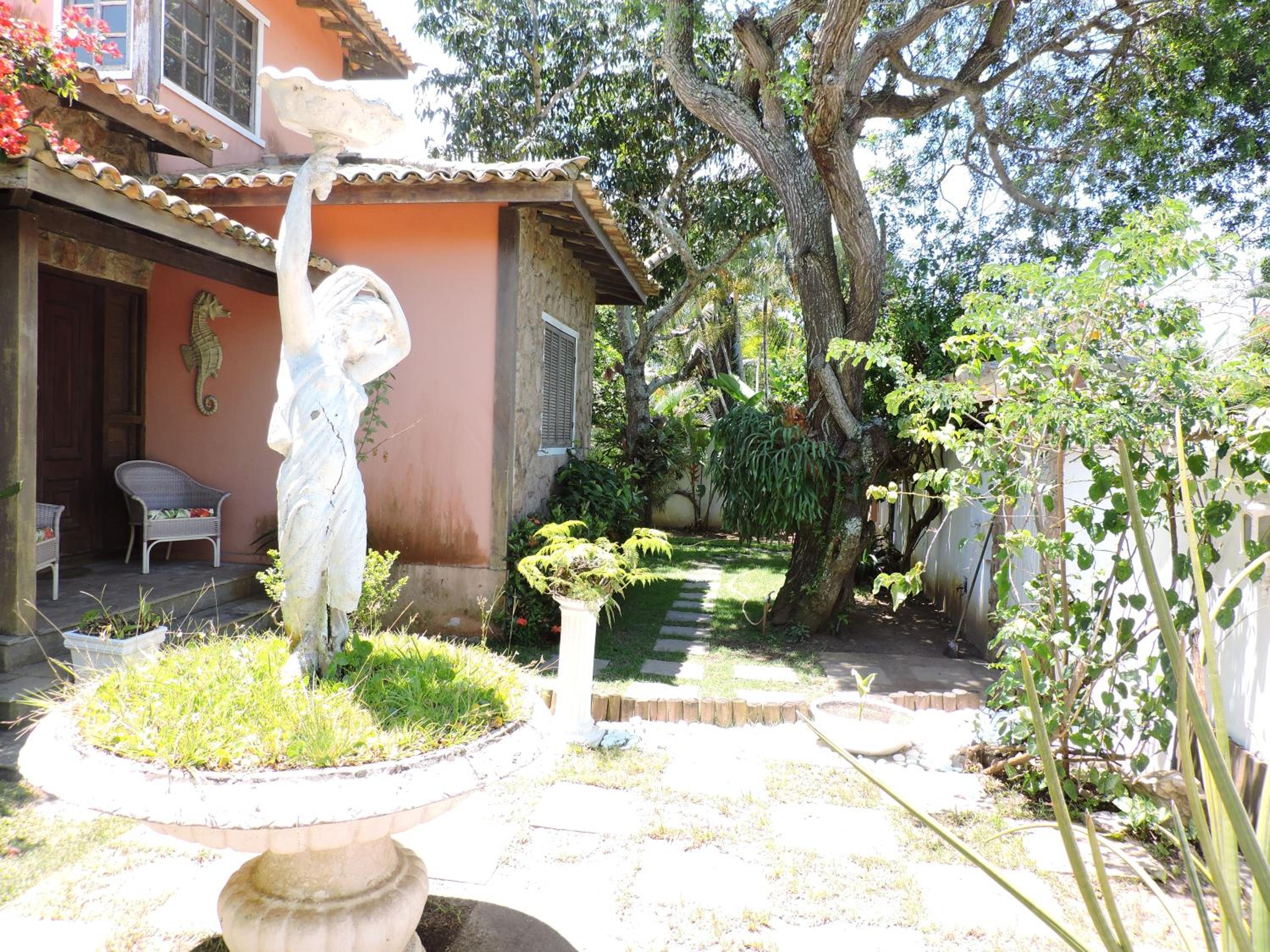Casa em Geribá com piscina e 6 quartos, sendo 5 suítes