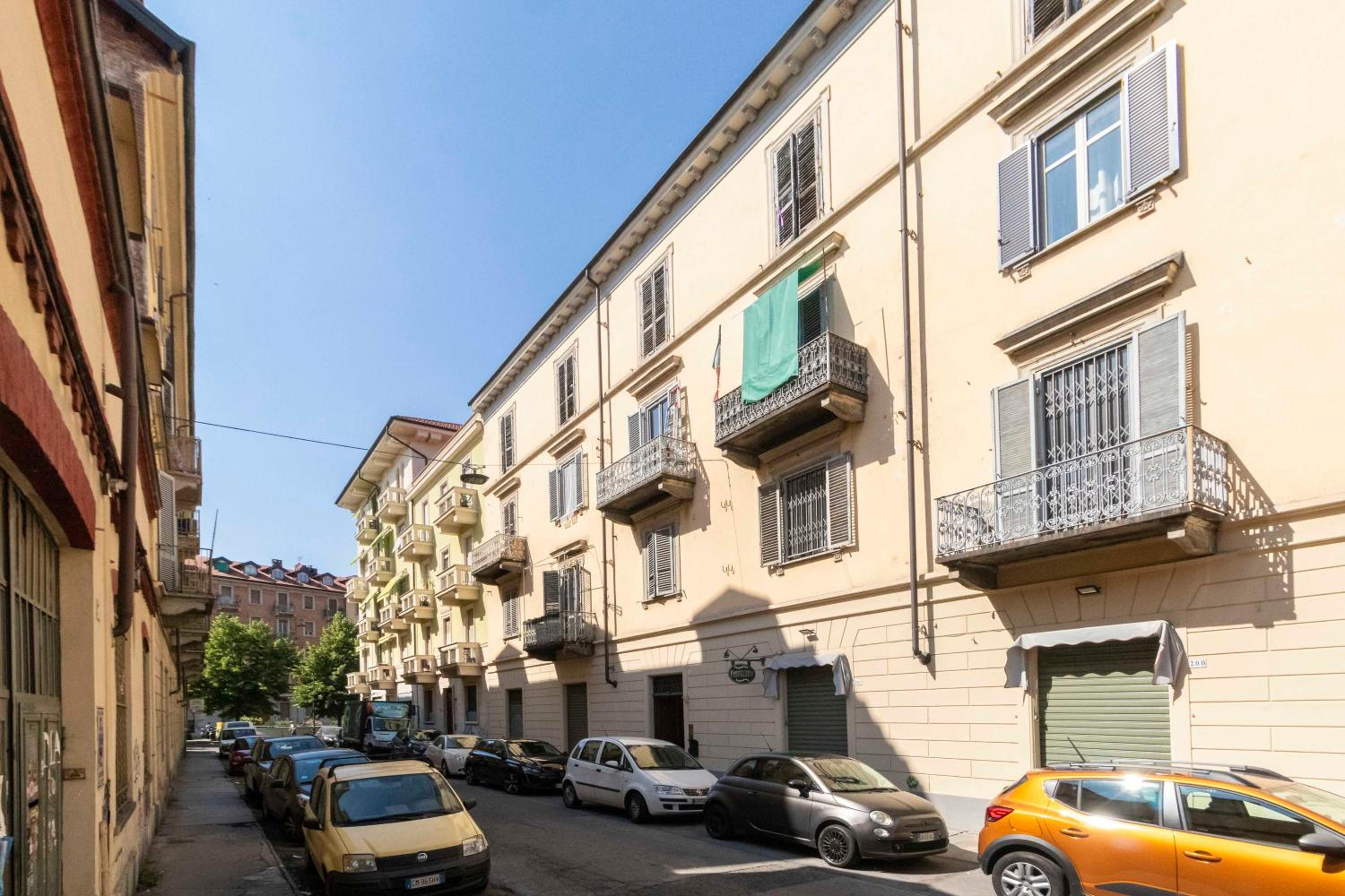 San Donato District & Piazza Statuto Roomy Flat view 2