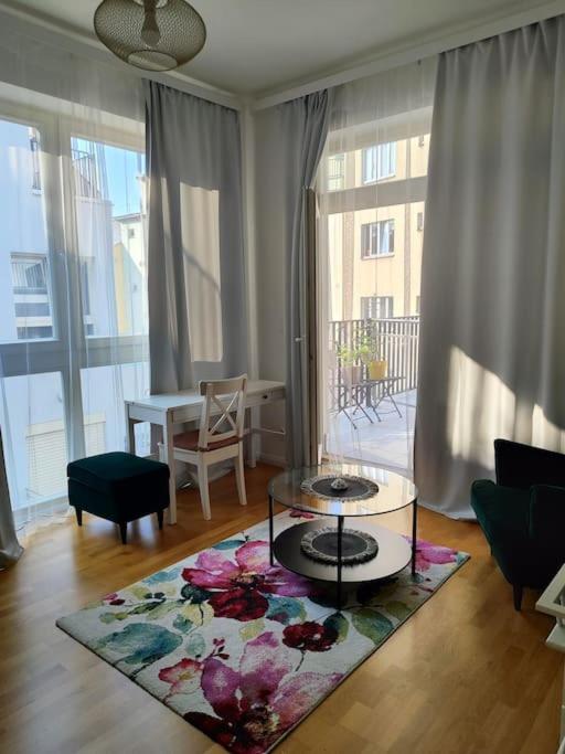 Studio with balcony in Vinohrady