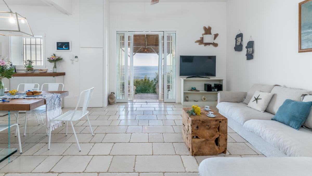 VILLA SOLELUNA 7&1, Emma Villas view 3