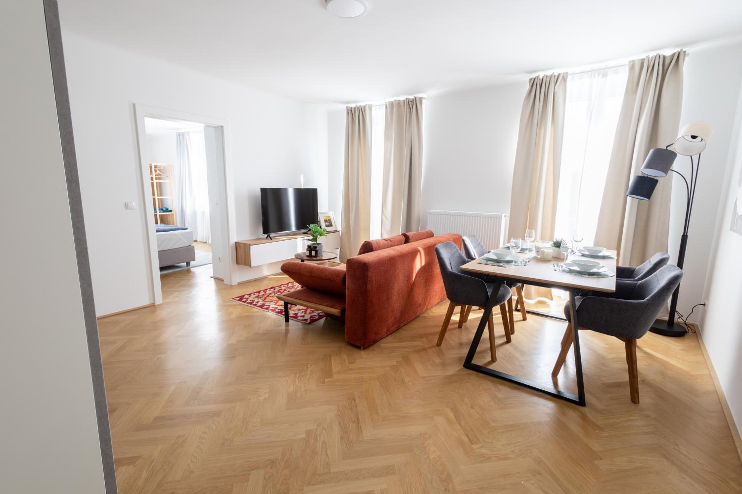 Family retreat on the Danube I 10 minute walk to city centre