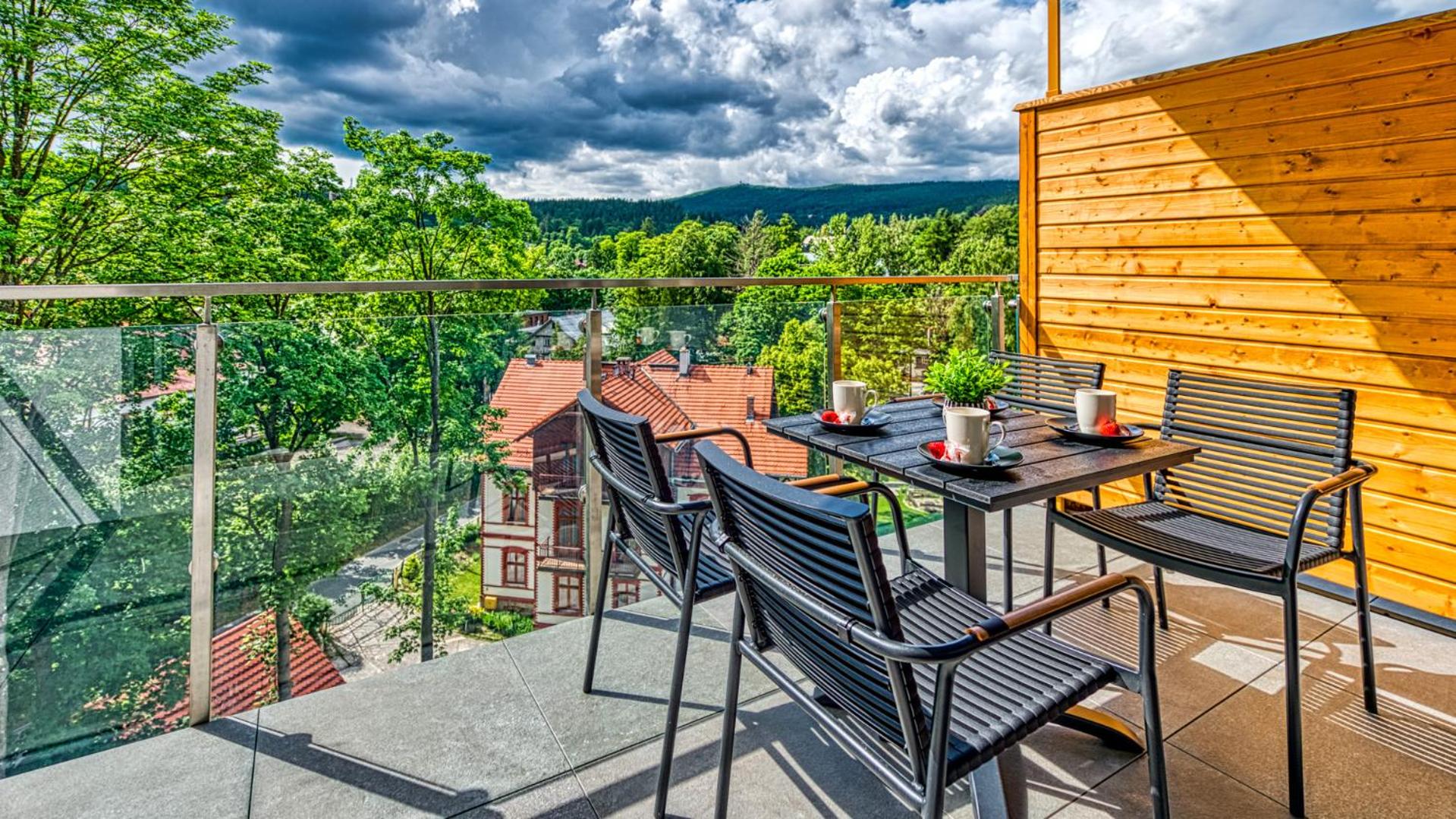 Apartamenty z basenem i saunami STONE HILL RESORT VIP Centrum by Royal Aparts