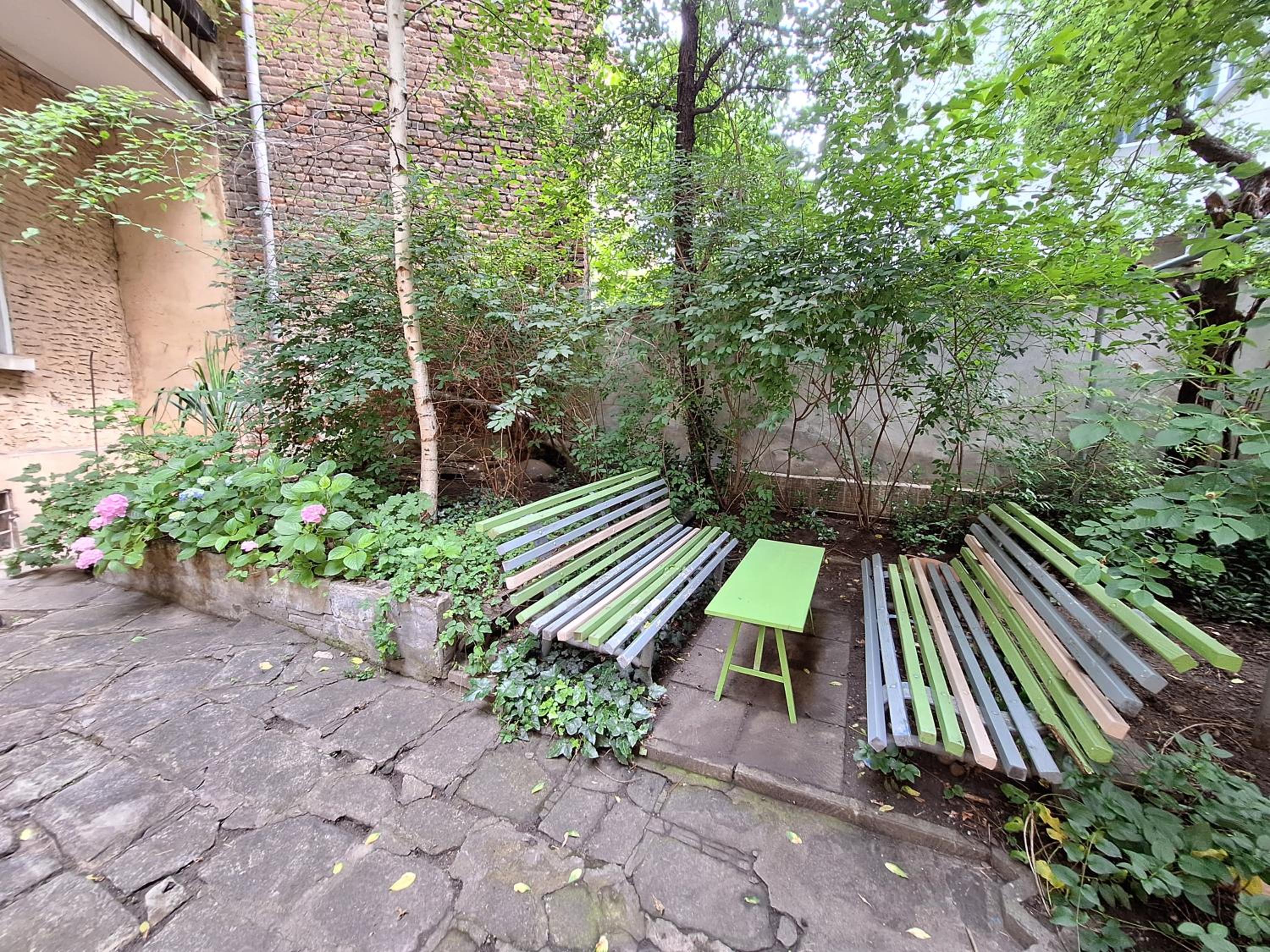The Architect's Apartment - top center, spacious, unique