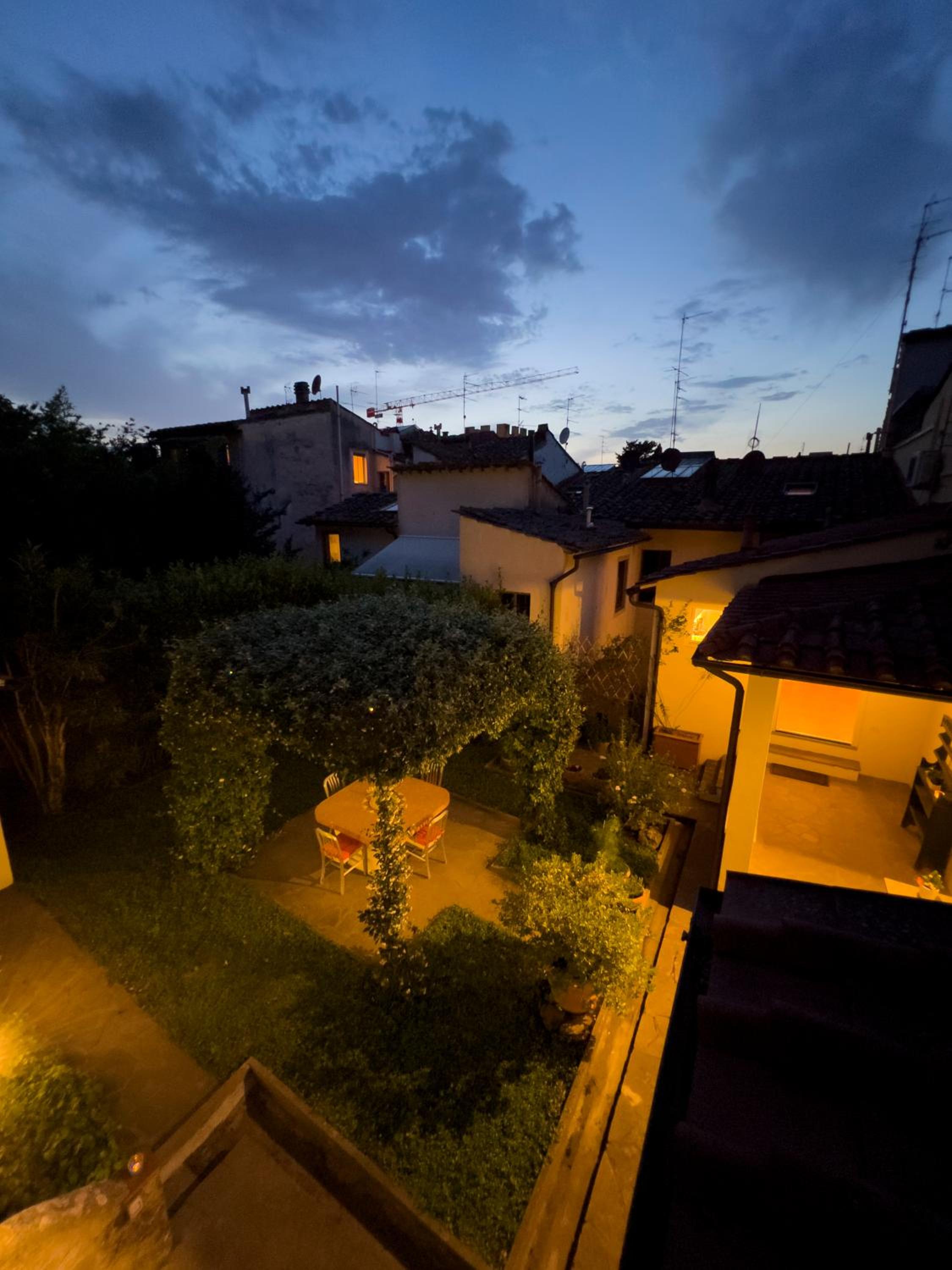 Florence Walled Garden - The Tom's Private Oasis