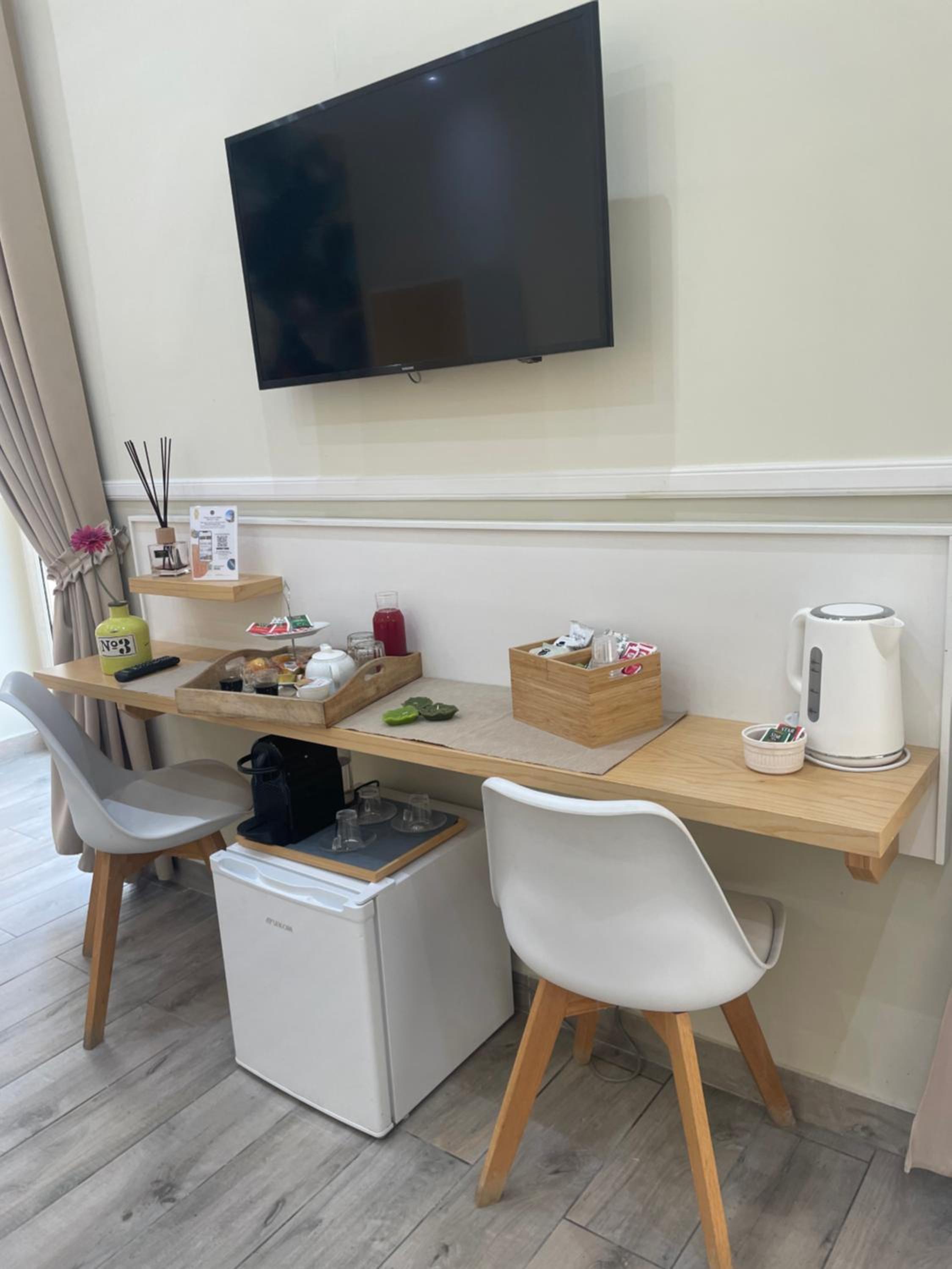 Parthenope Rooms