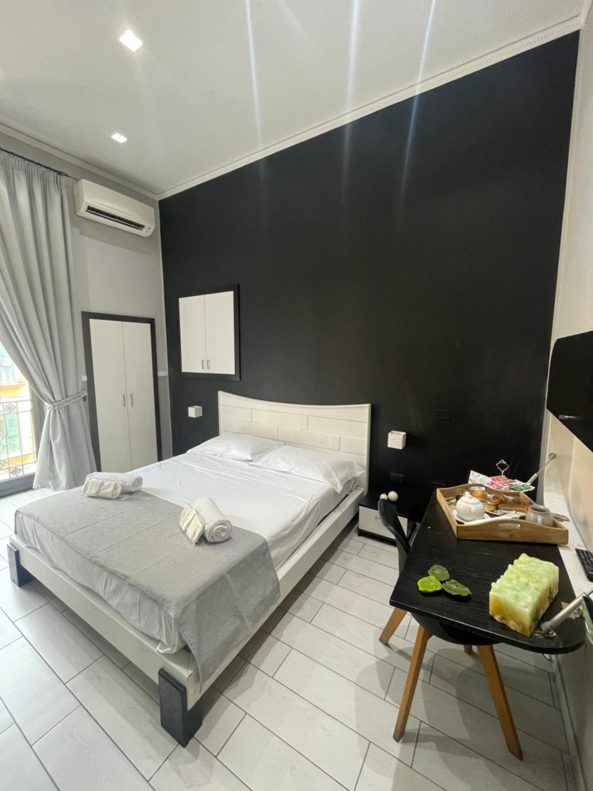 Parthenope Rooms