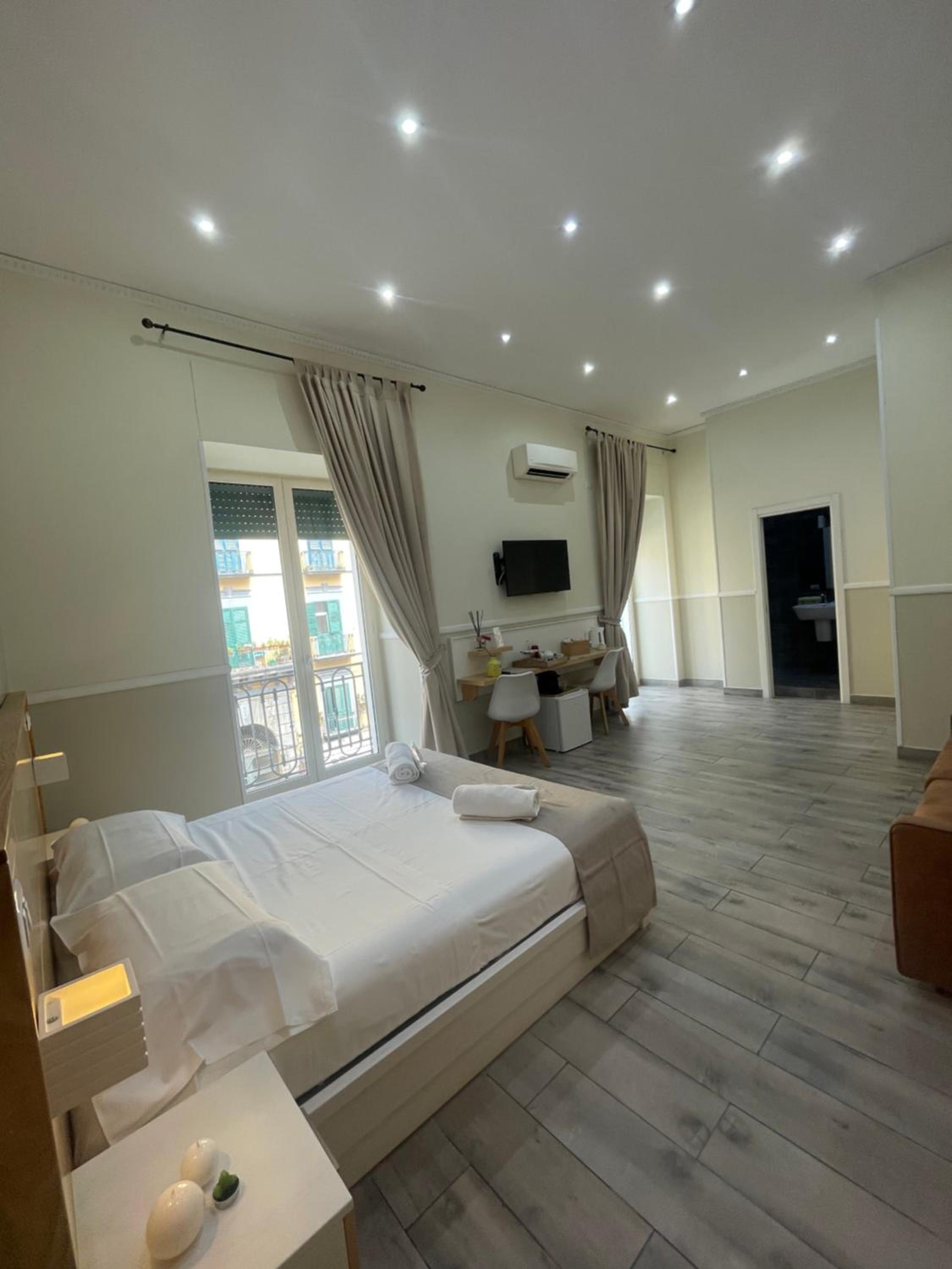 Parthenope Rooms