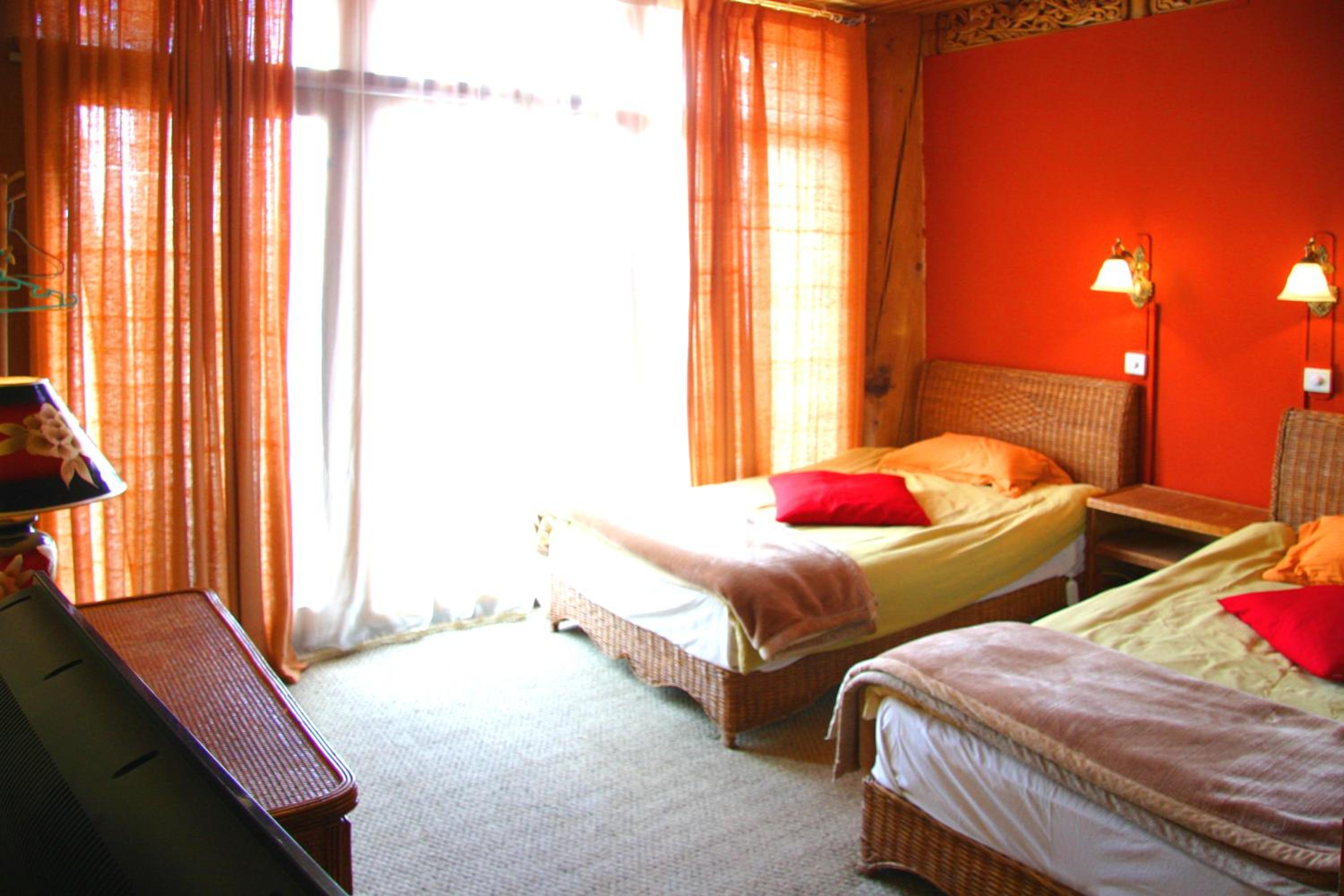 Shangri-La Lao Shay Youth Hostel