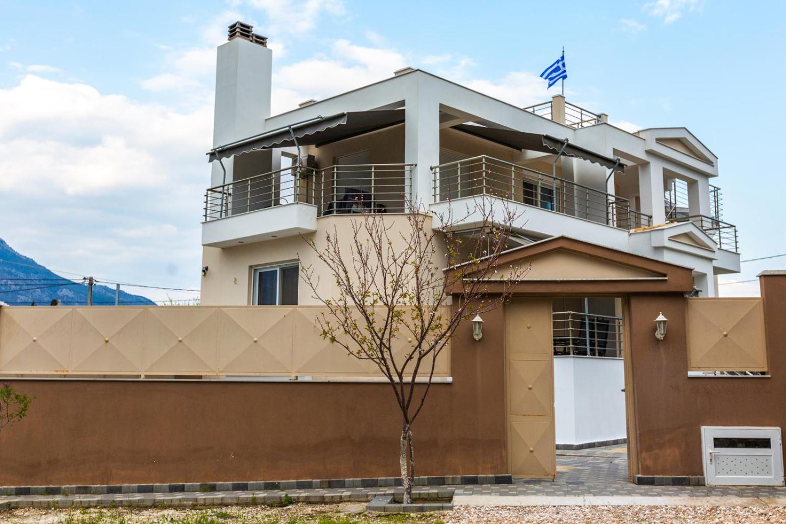 Villa Acropolis by the sea