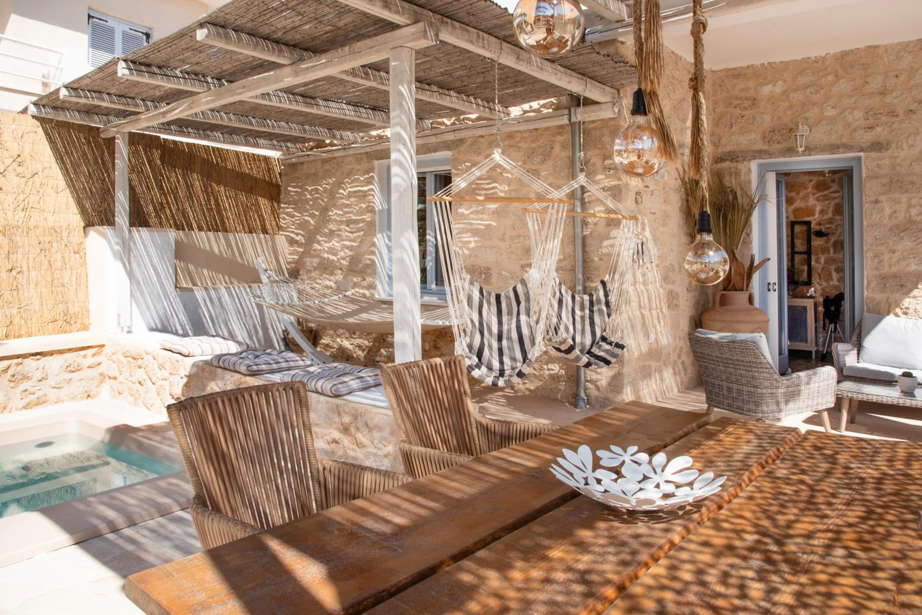 TERRA E SOLE spa suite Aegina view 3