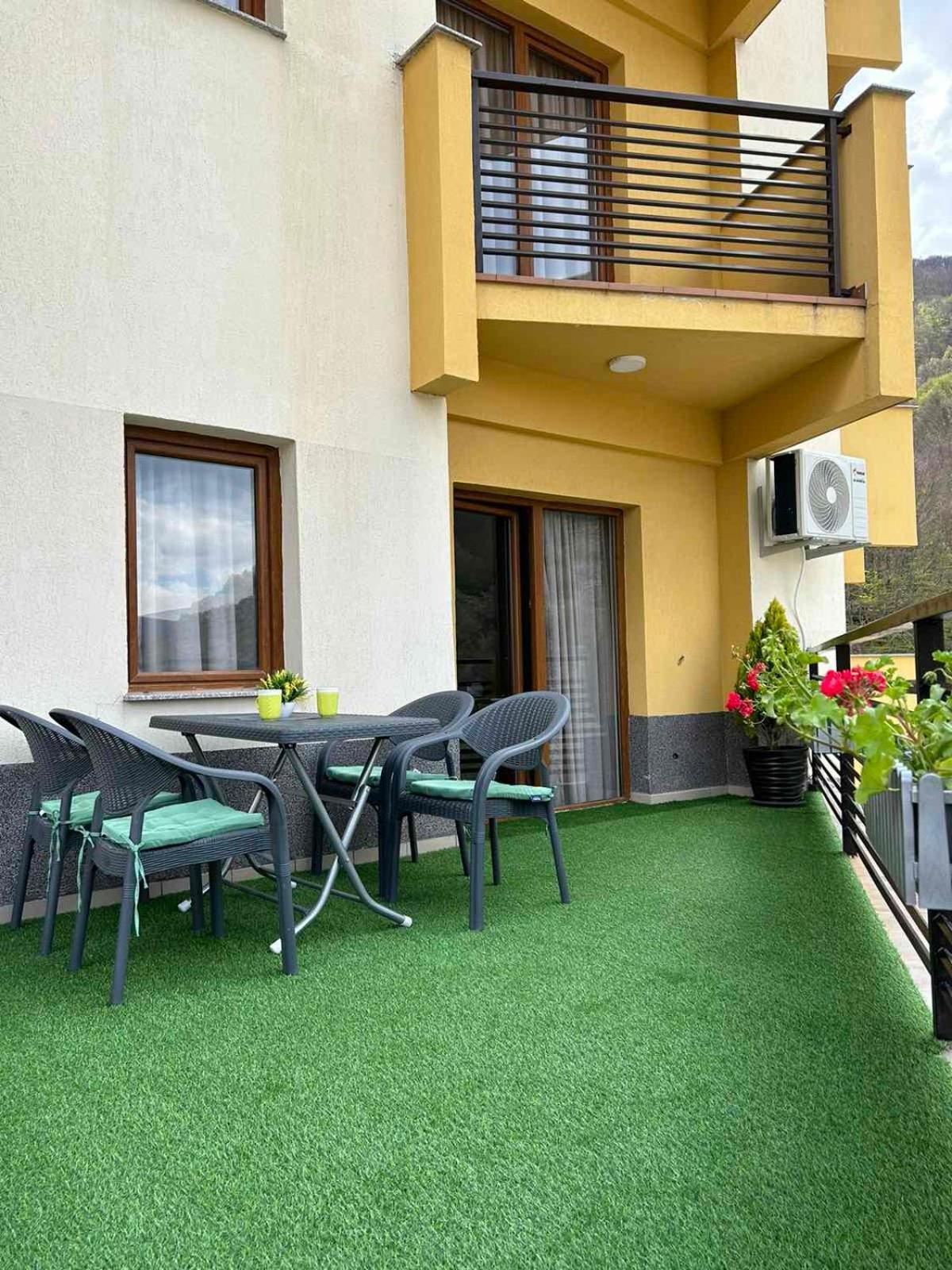 Domini LakeView Apartment view 4