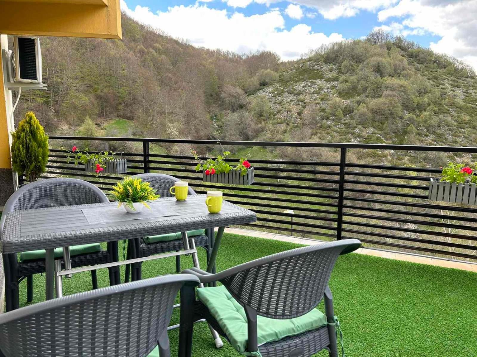 Domini LakeView Apartment view 5