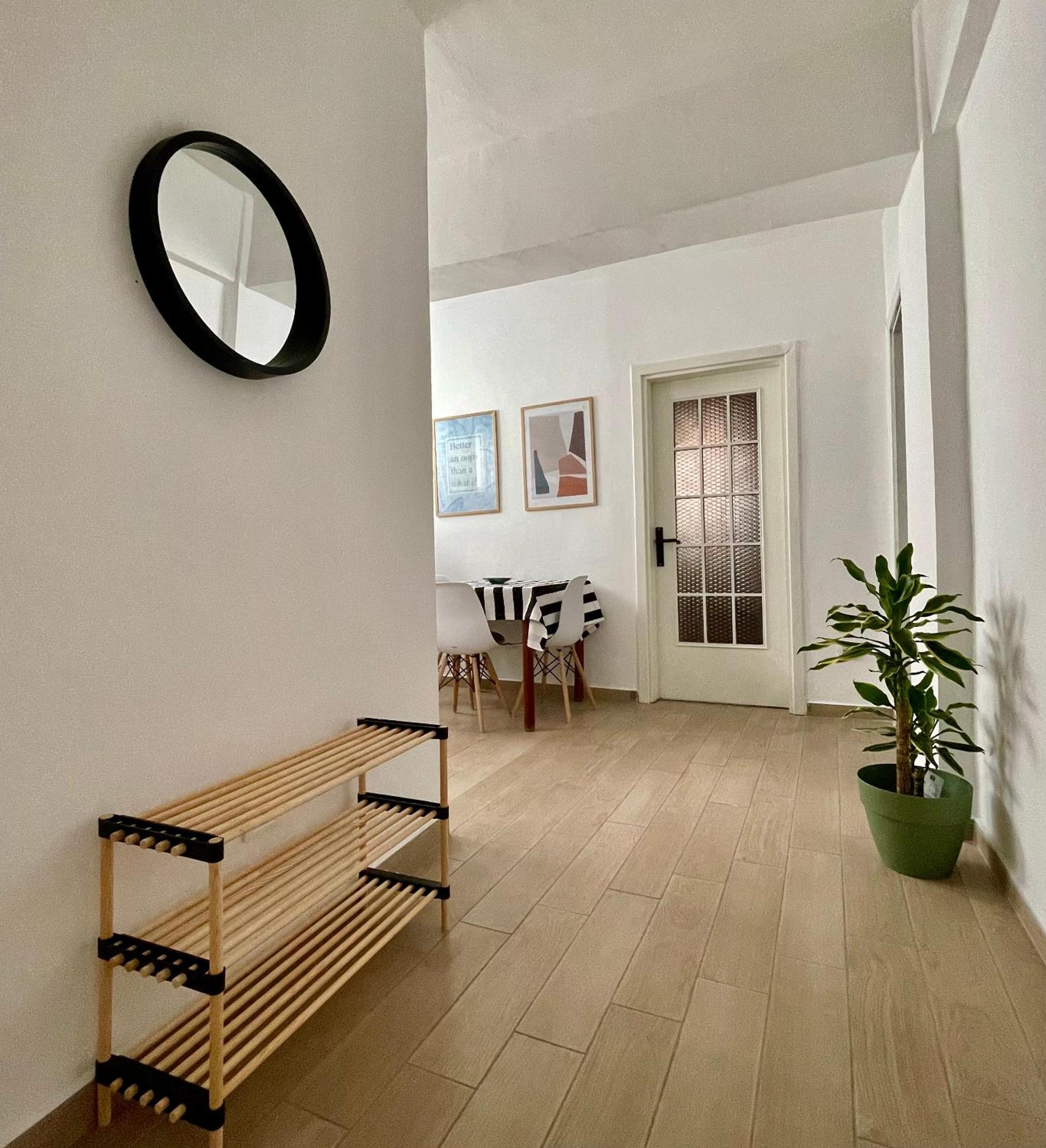 Lola’s Apartment