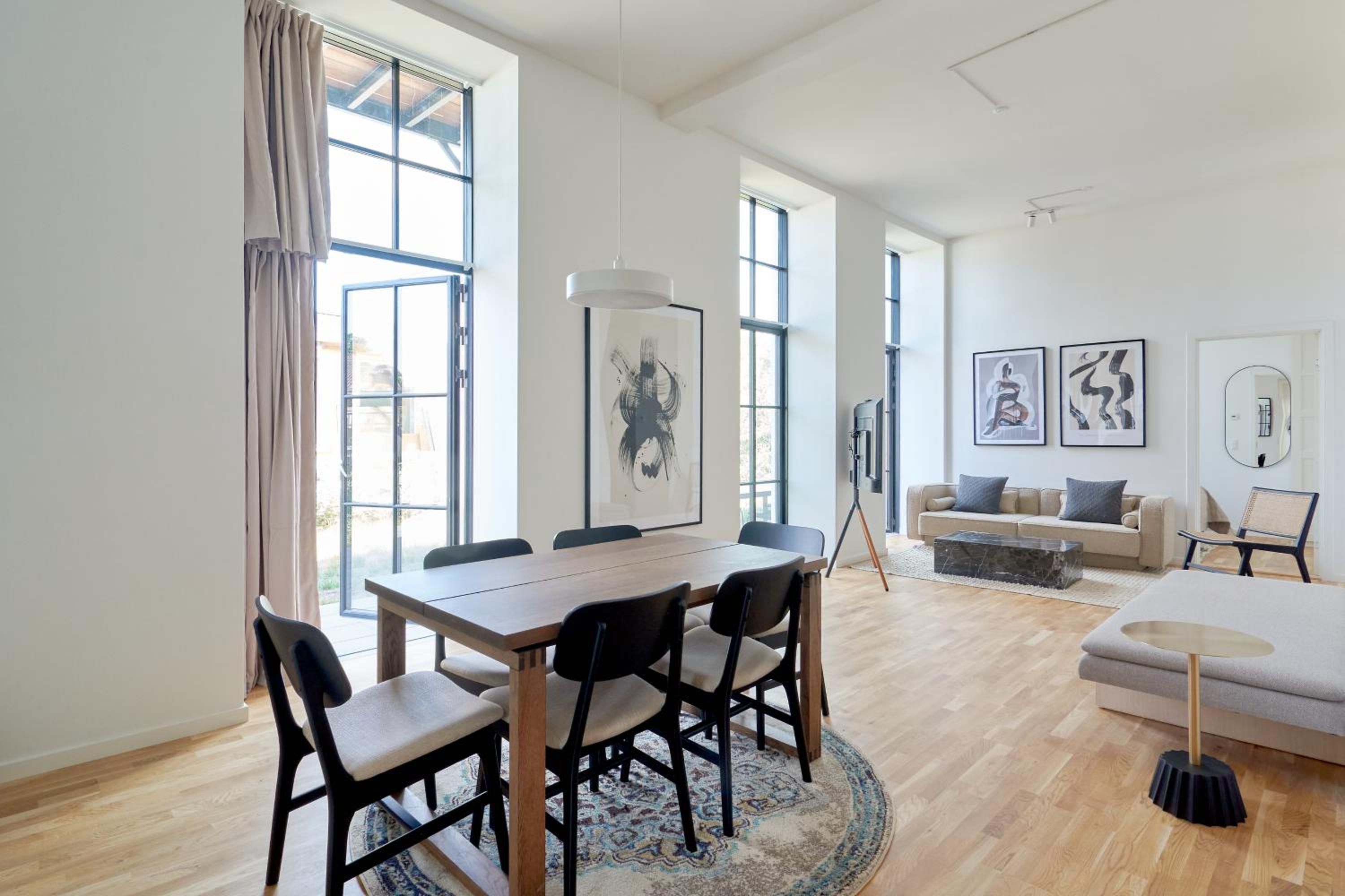 Cozy and Bright Apartments with Private Car Park