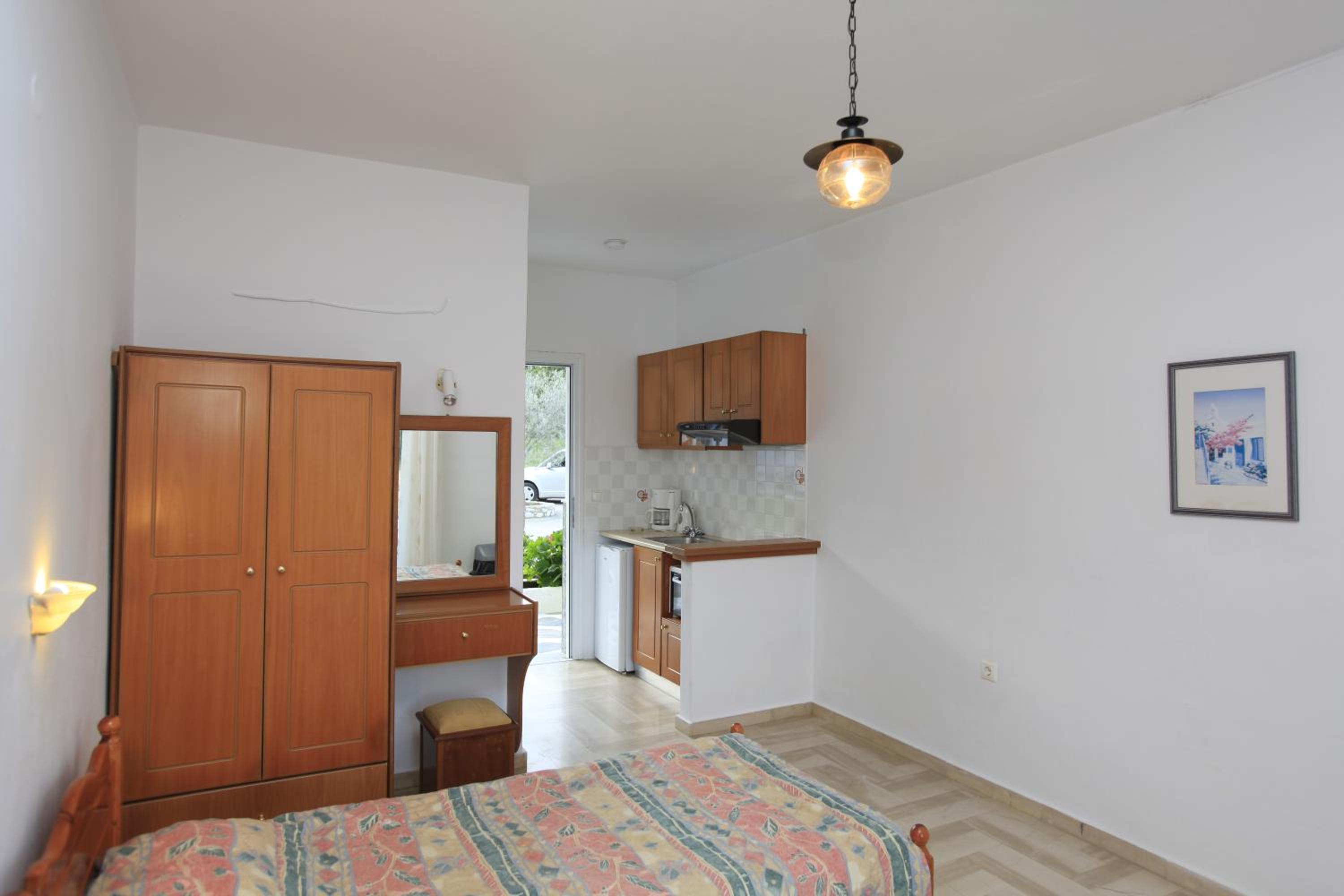 Yiannis Studios