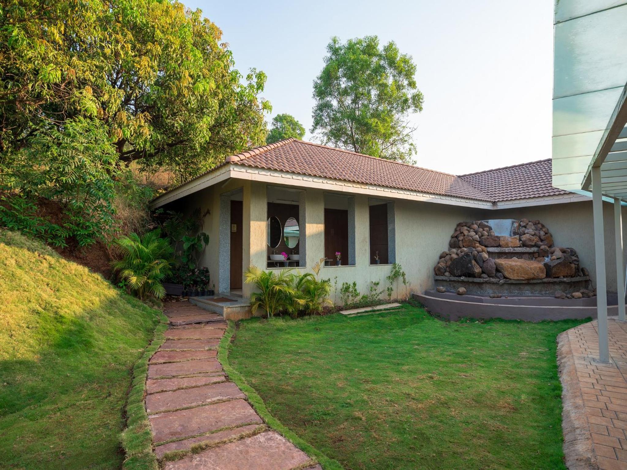 Urmilaa Green County Resort 35 KM From Kolhapur view 3
