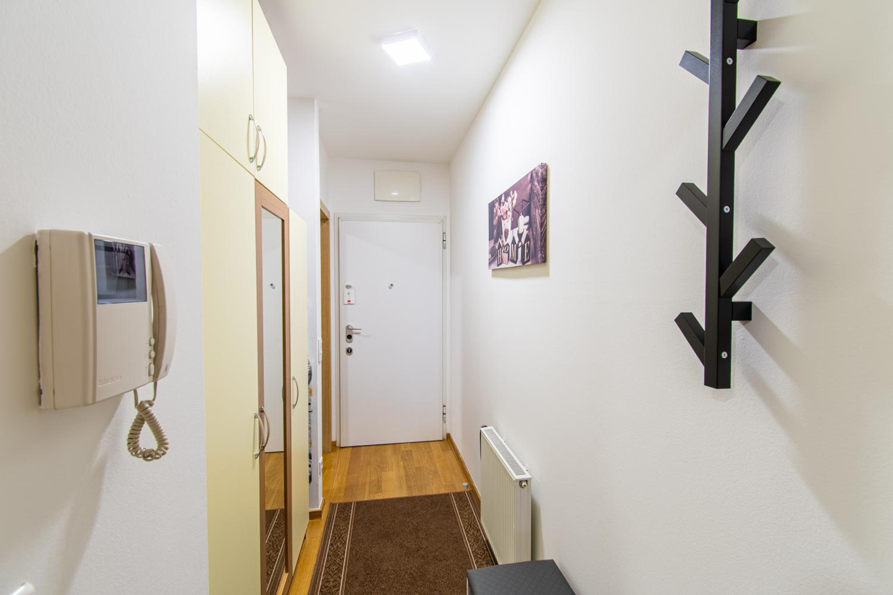 Flexible SelfCheckIns 54 - Zagreb - Garage - Loggia - New view 5