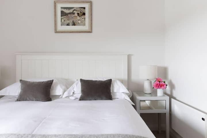 No 9 Rowden view 2