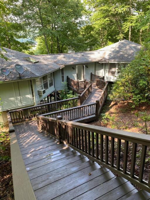 Lake Nantahala Treehouse view 3