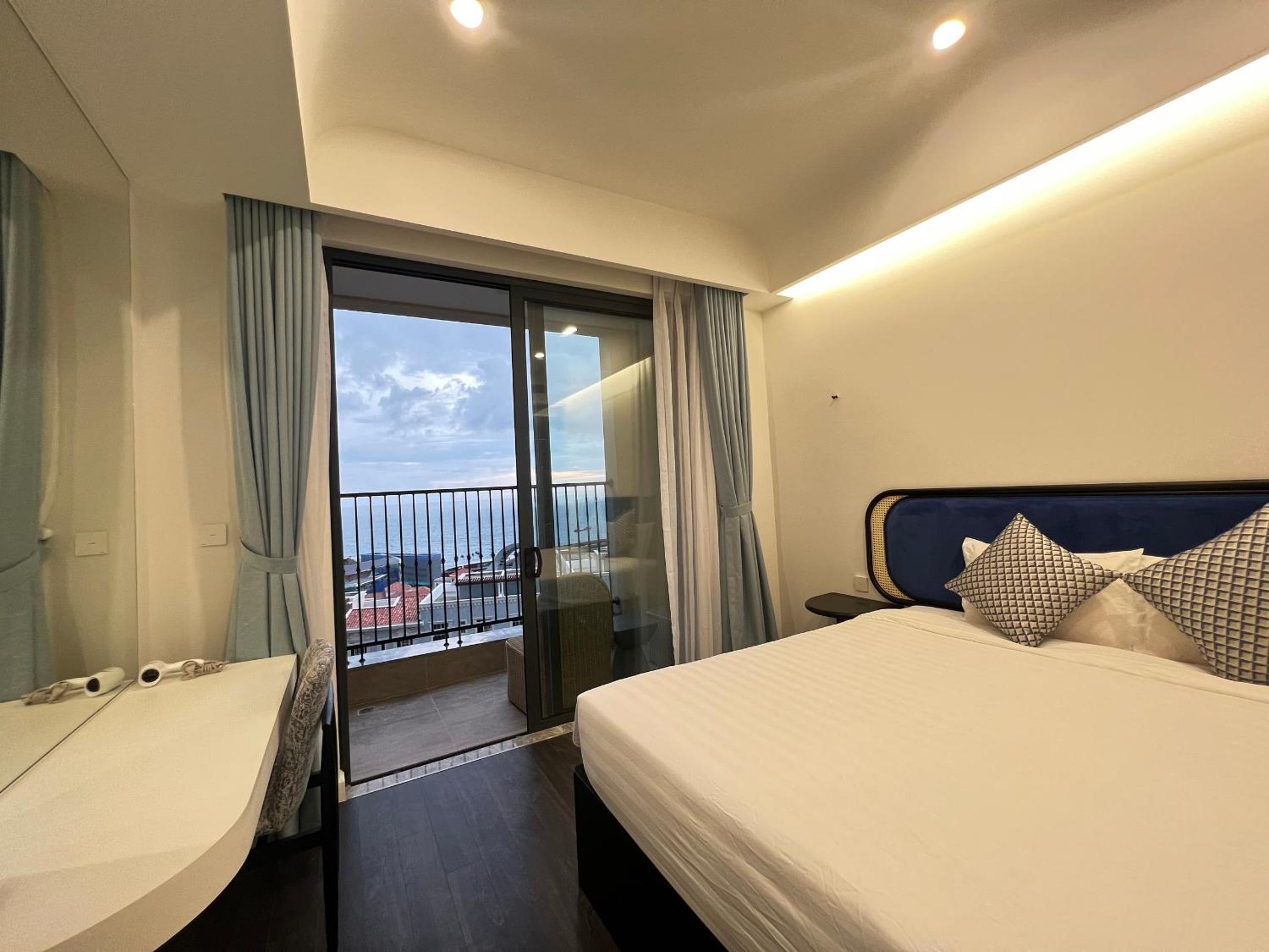 The Hill Ocean View Apartment view 2