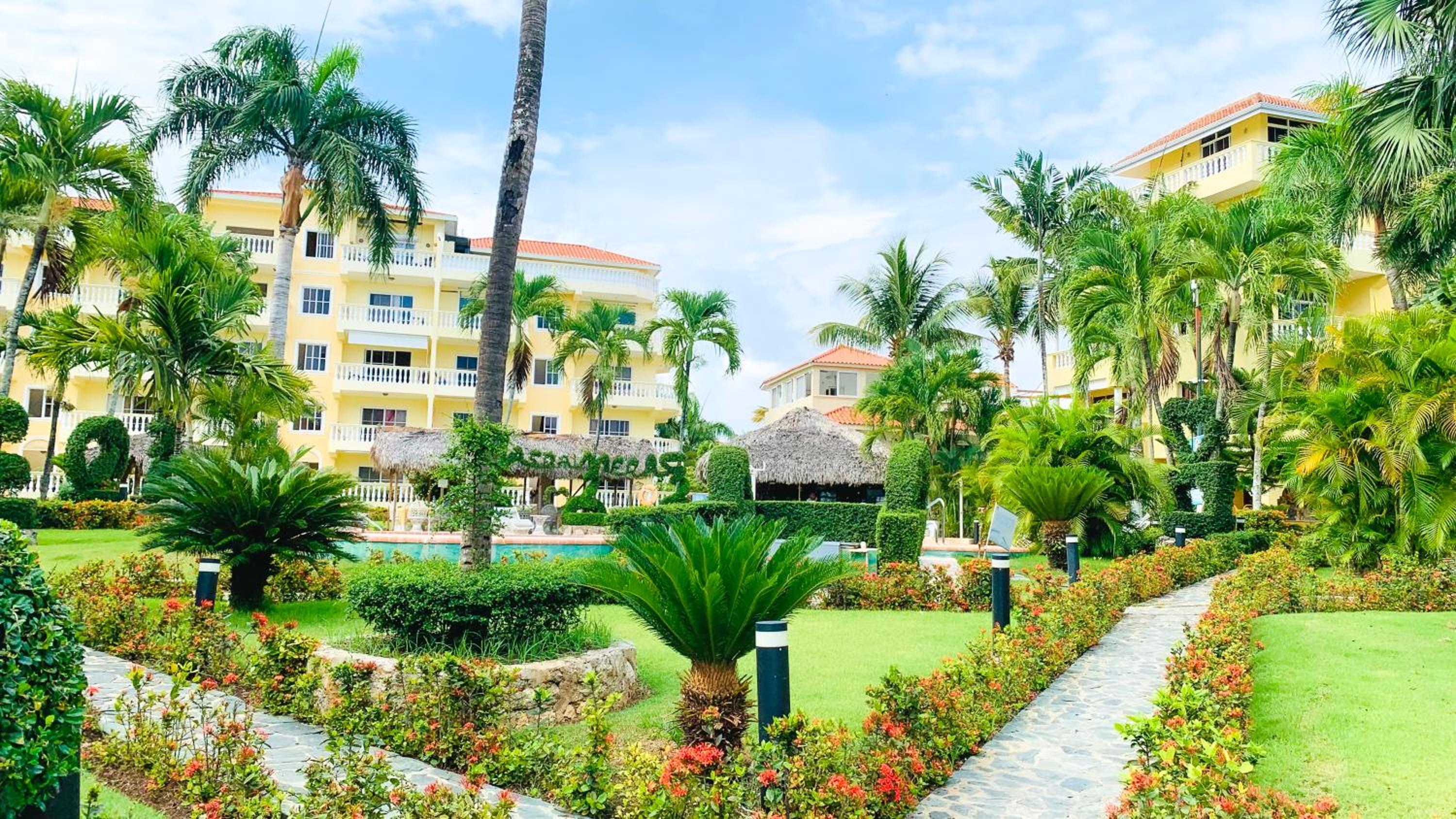 Apt. F-2, Residencial Las Palmeras. view 5
