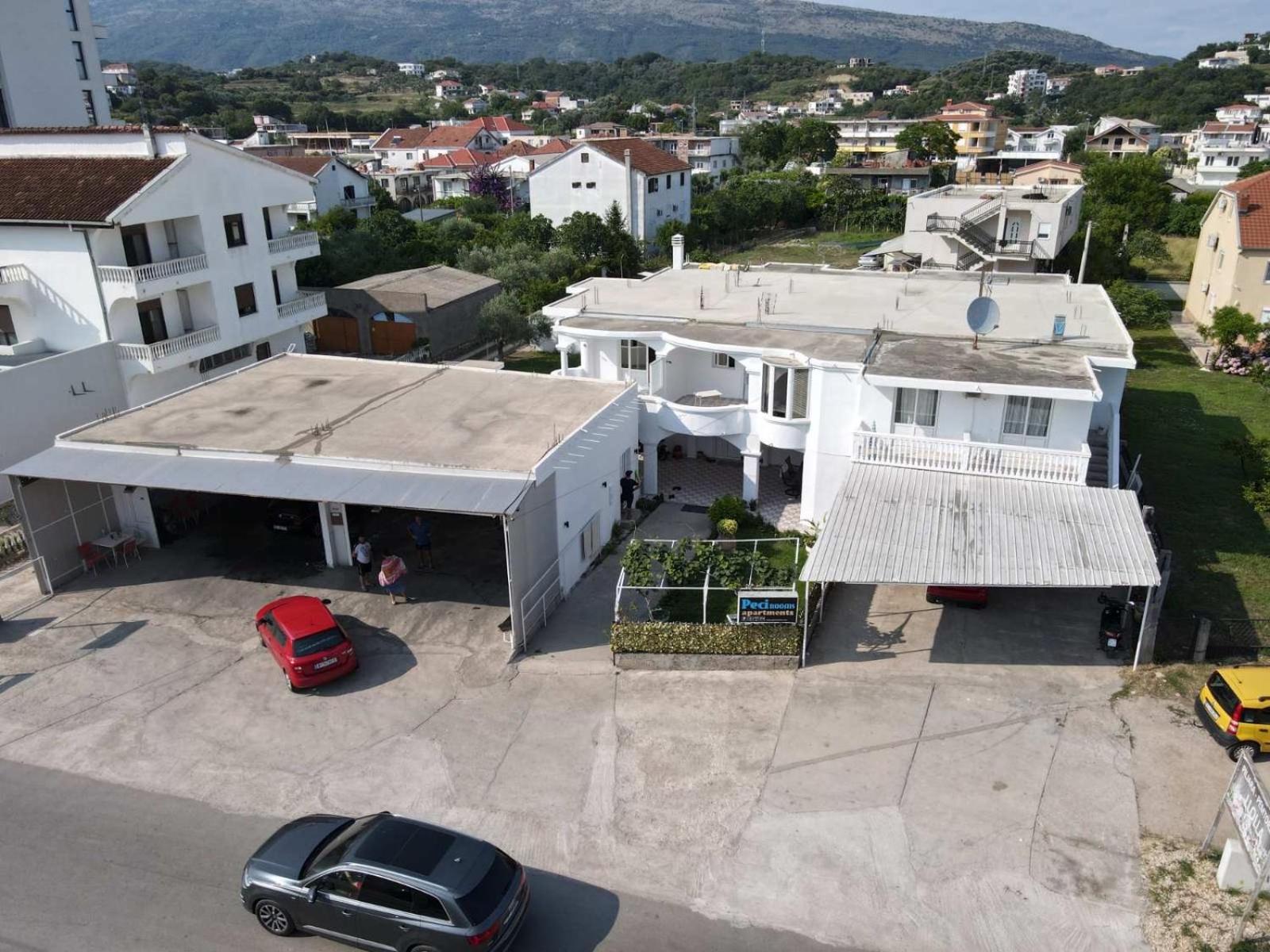 Peci Apartments