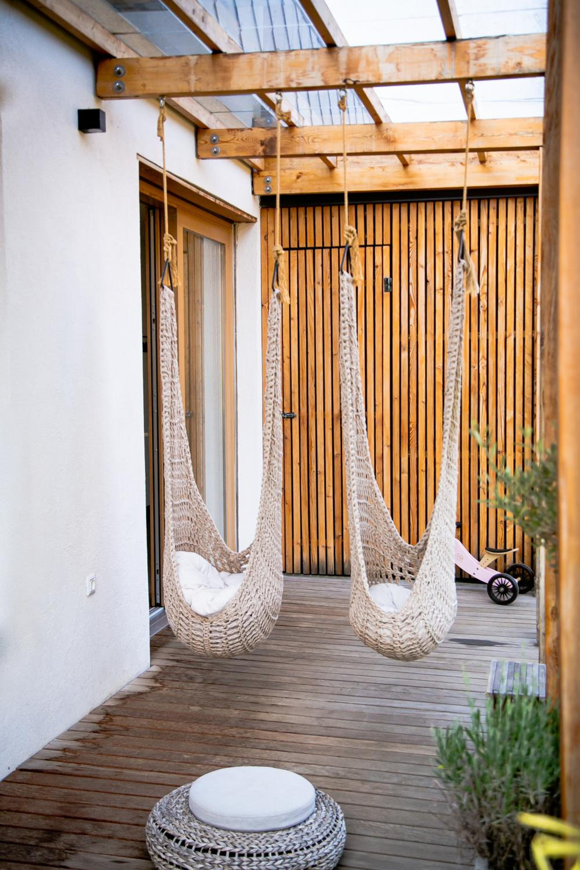 Modern house T&D for 7 pax with spacious garden