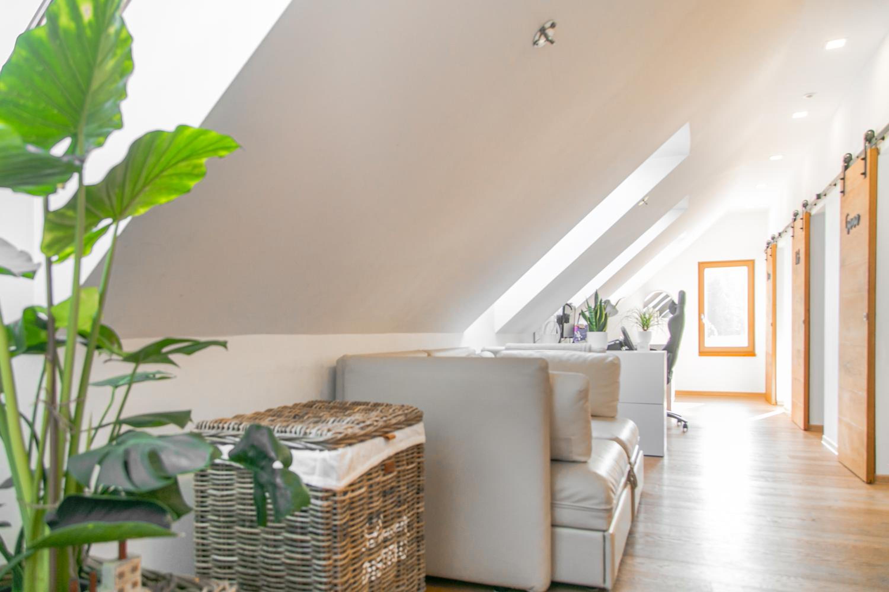 Modern house T&D for 7 pax with spacious garden