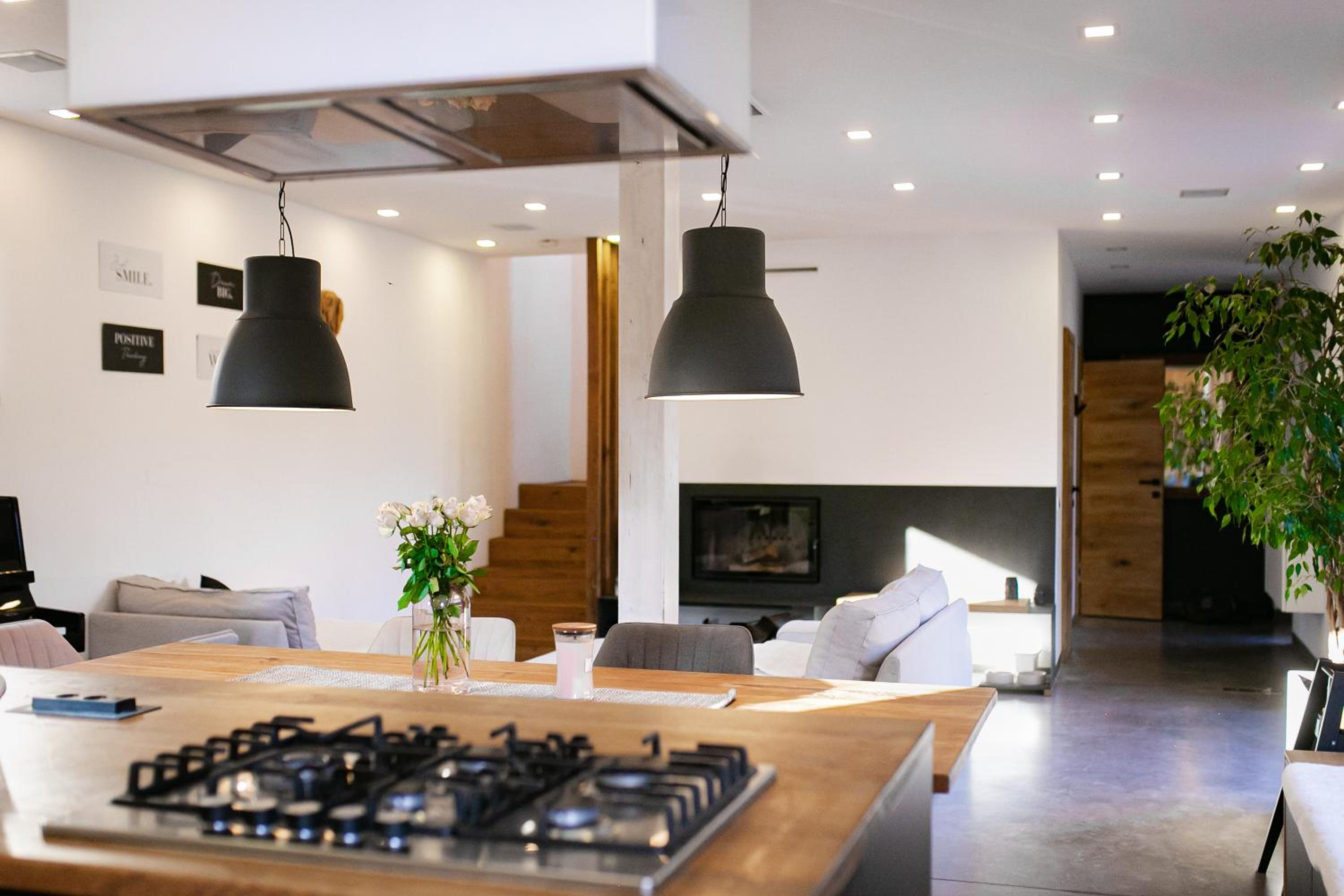 Modern house T&D for 7 pax with spacious garden